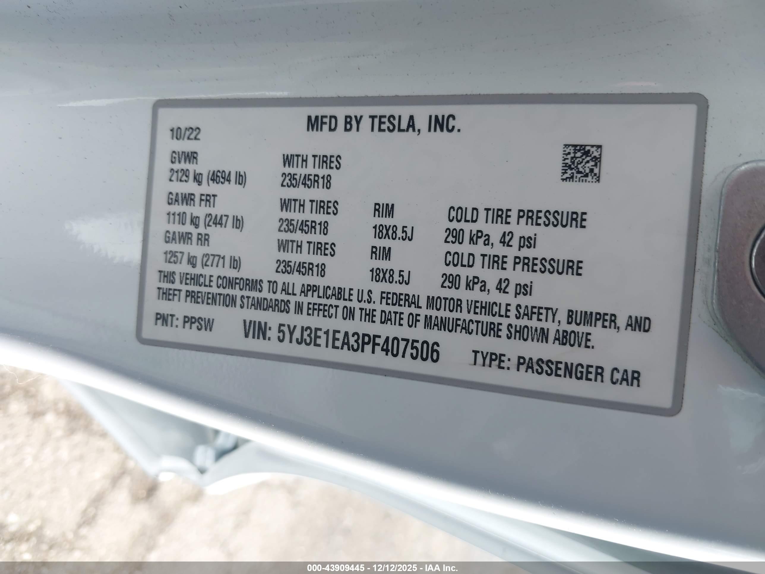 TESLA MODEL image 9