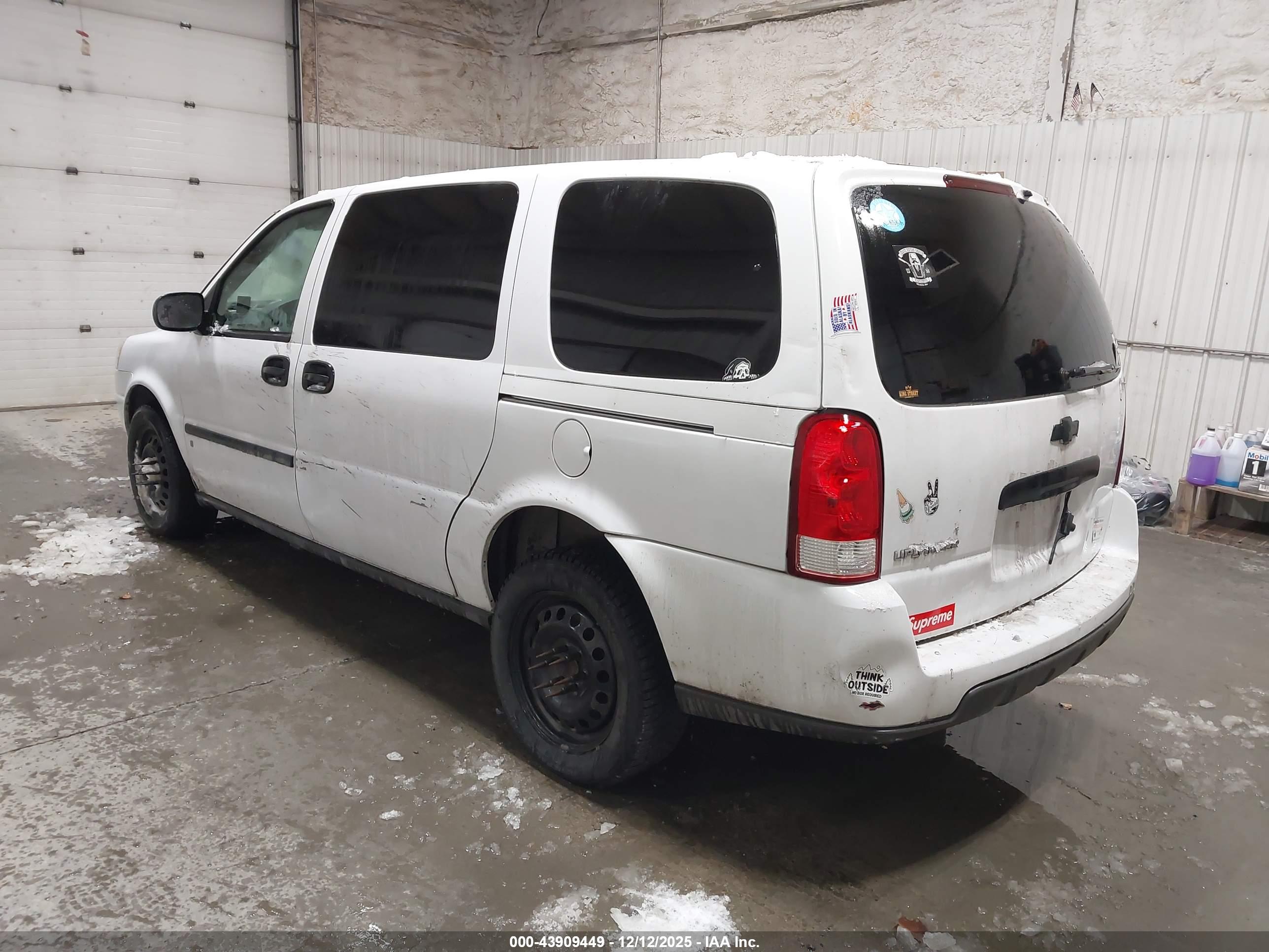 CHEVROLET UPLANDER image 3