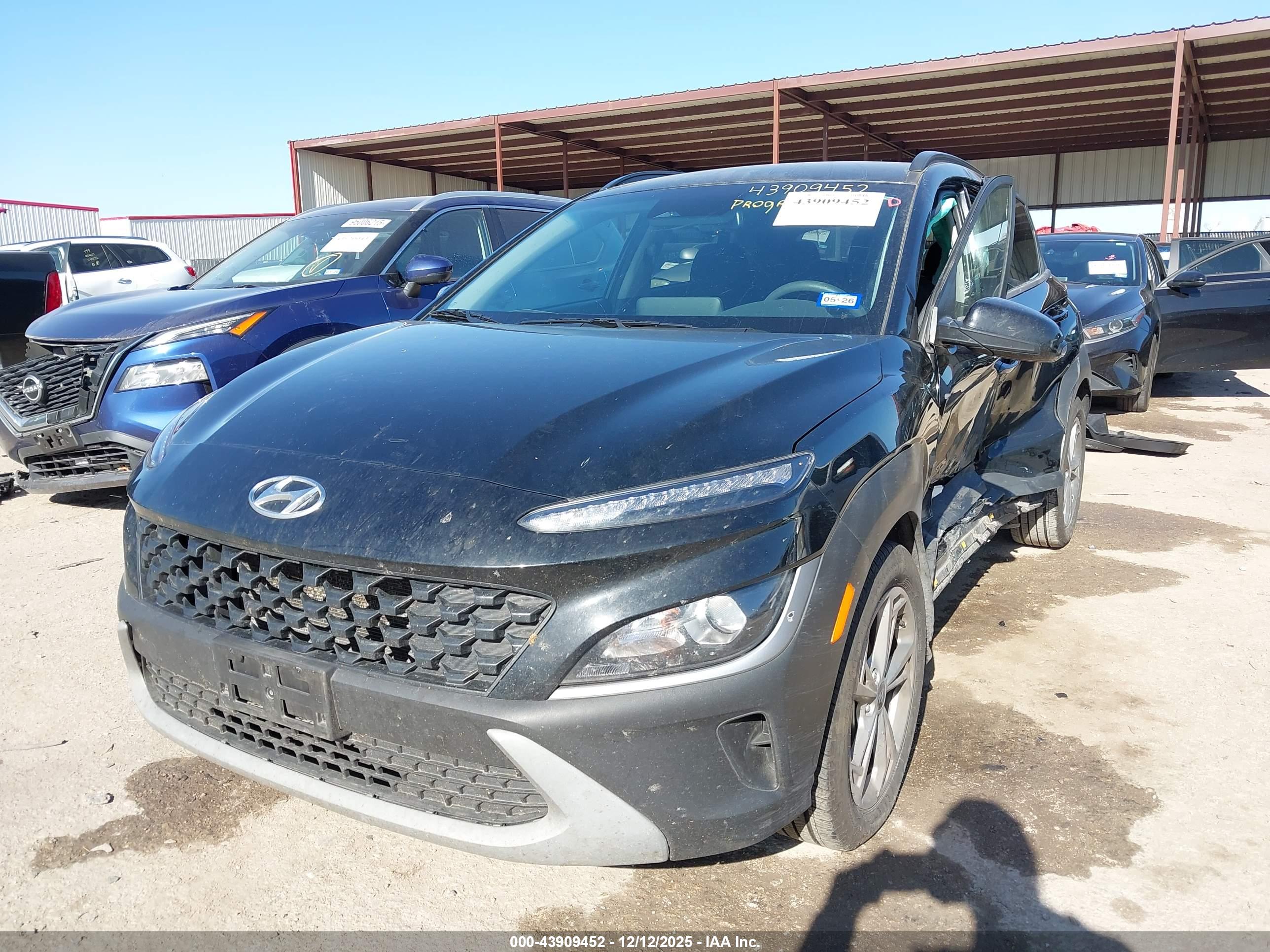 HYUNDAI KONA image 2