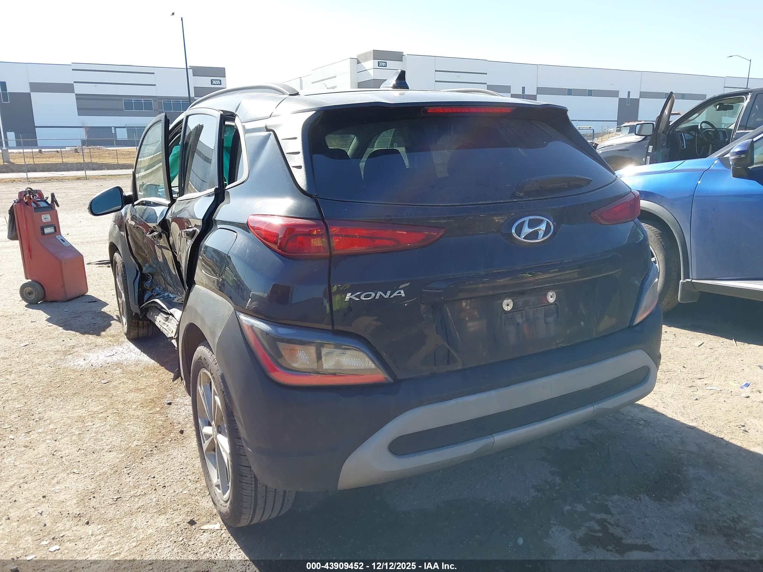 HYUNDAI KONA image 3