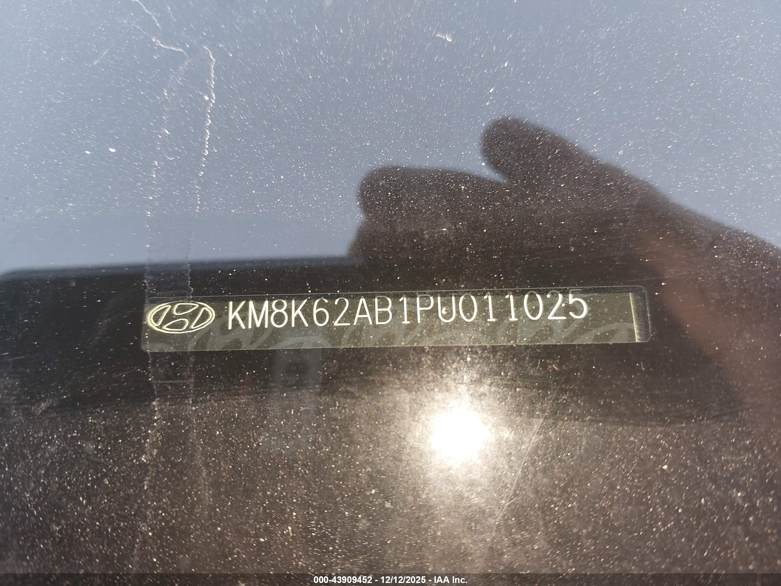 HYUNDAI KONA image 9