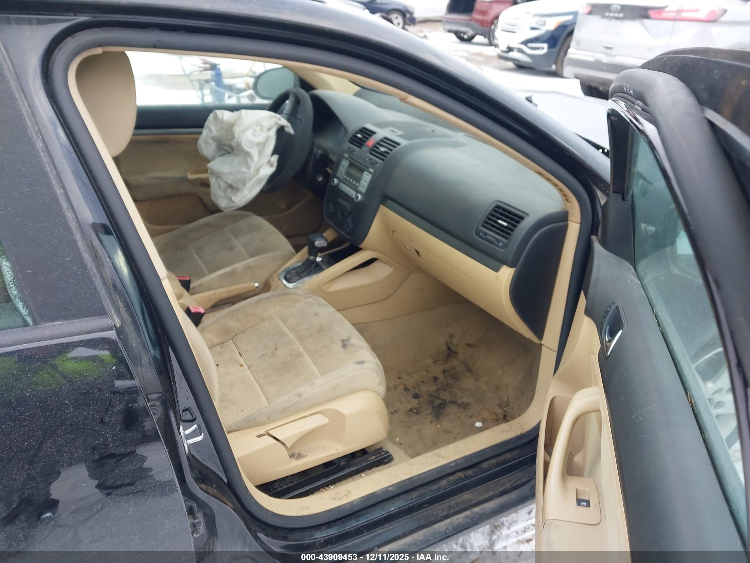 VOLKSWAGEN JETTA image 5