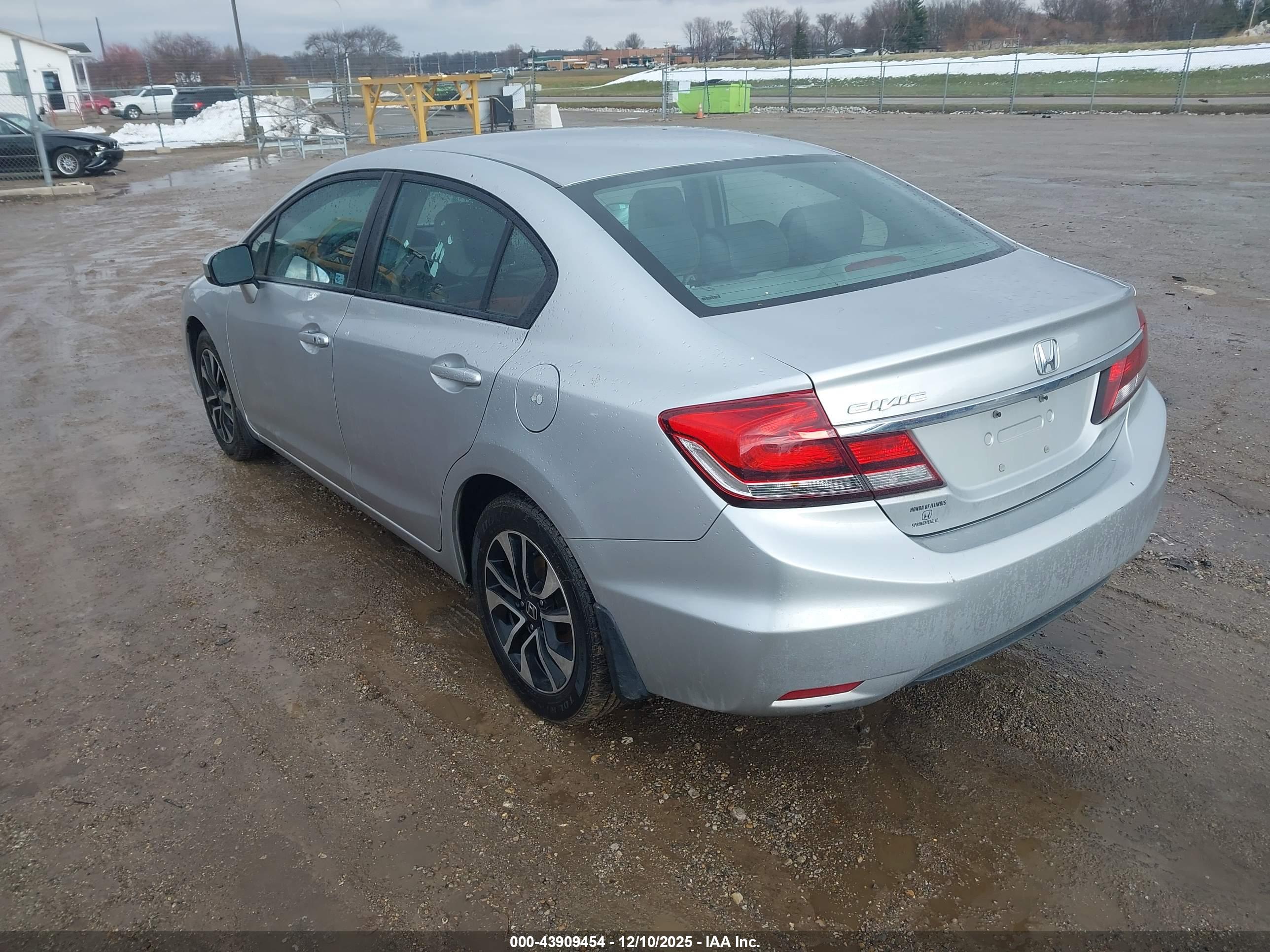 HONDA CIVIC image 3