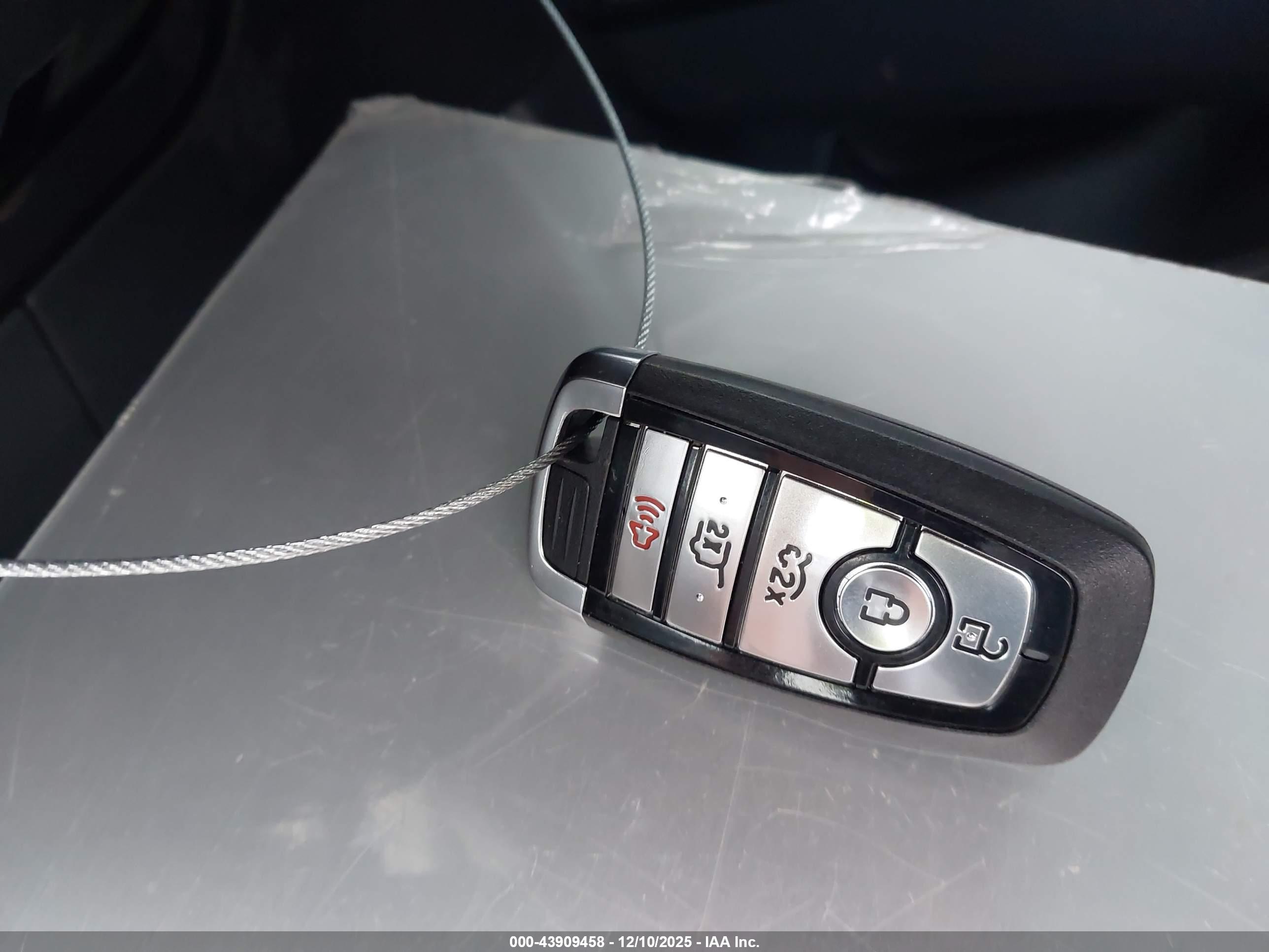 FORD MUSTANG image 11