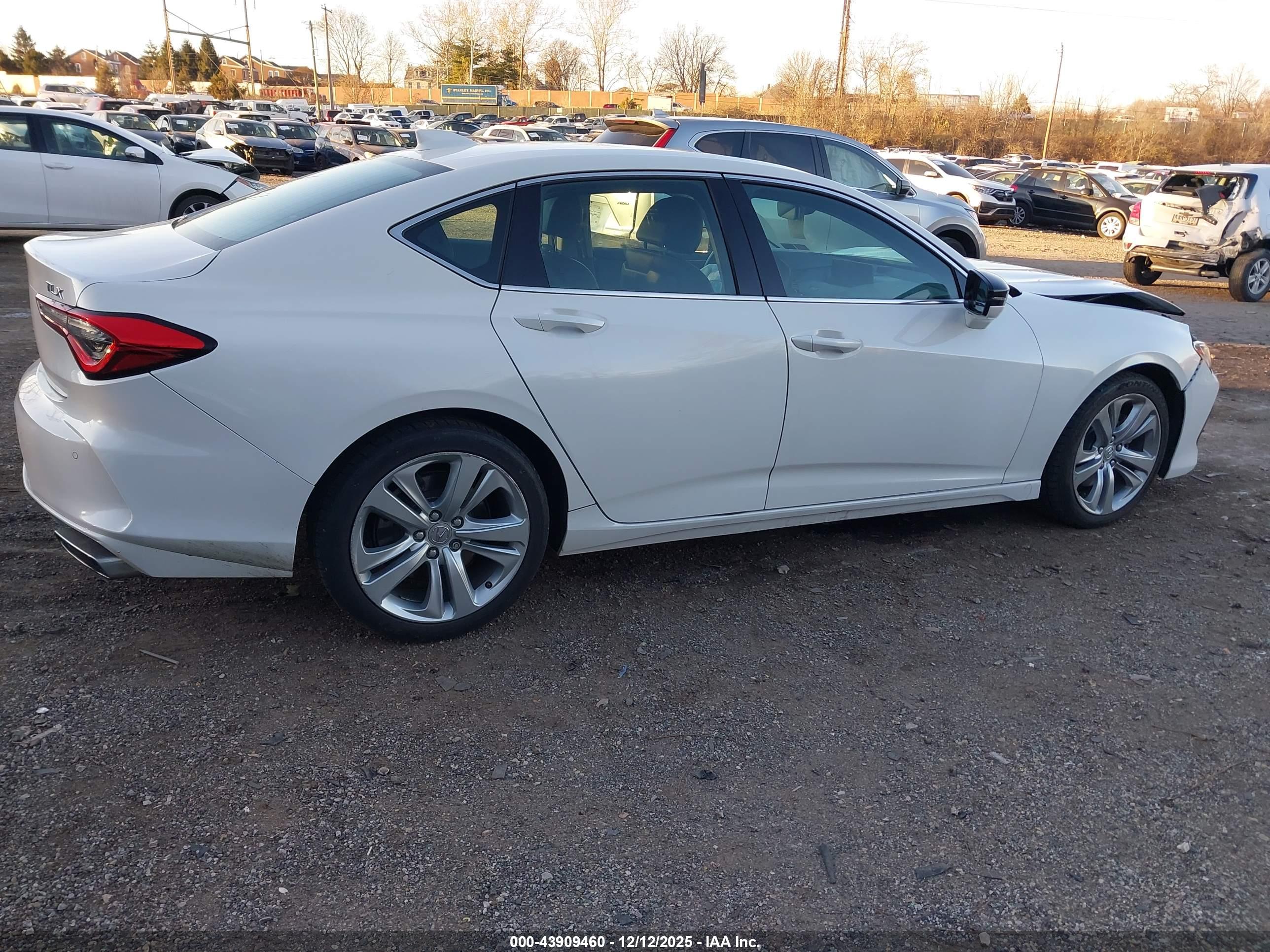 ACURA TLX image 4