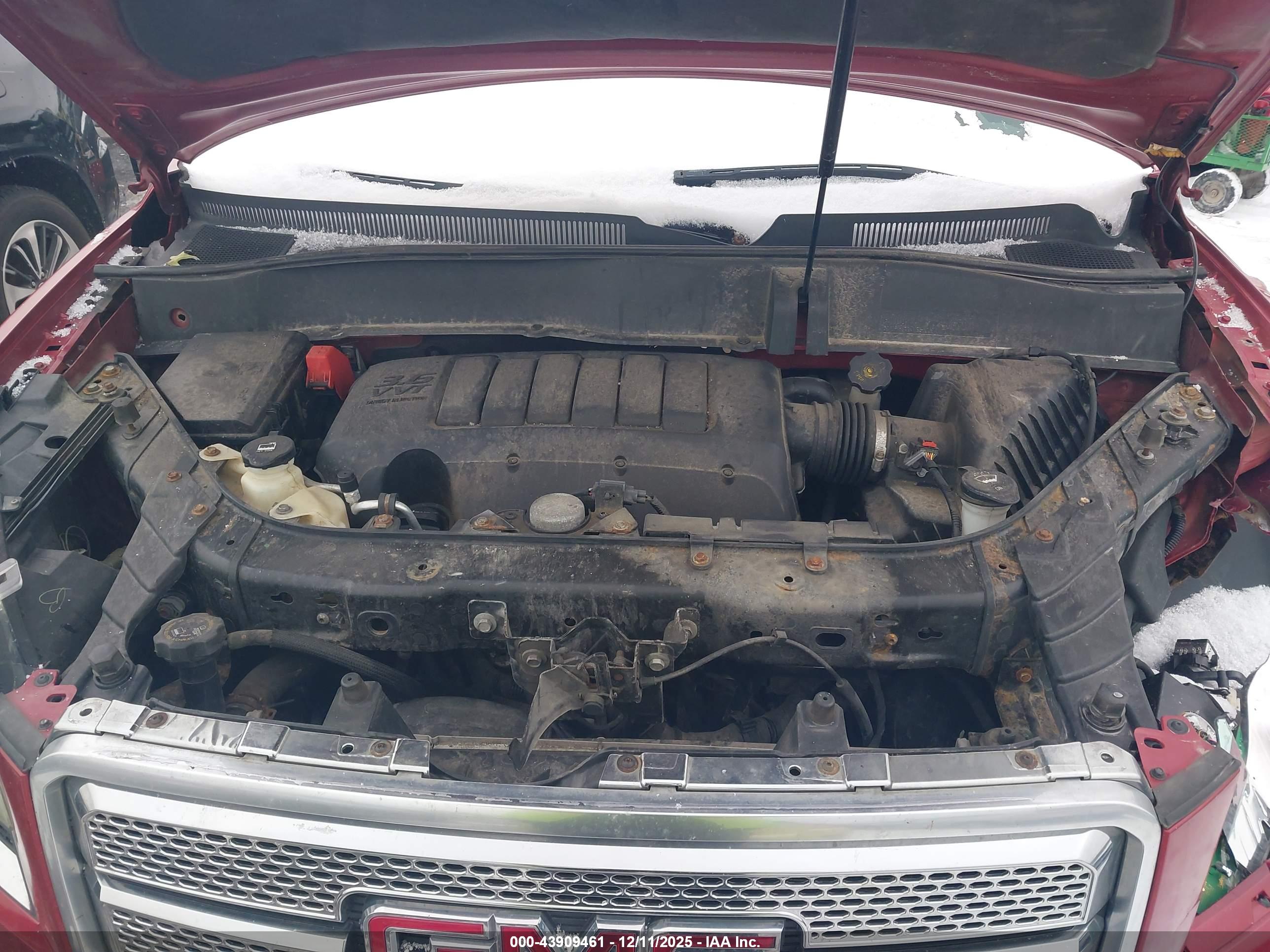GMC ACADIA image 10