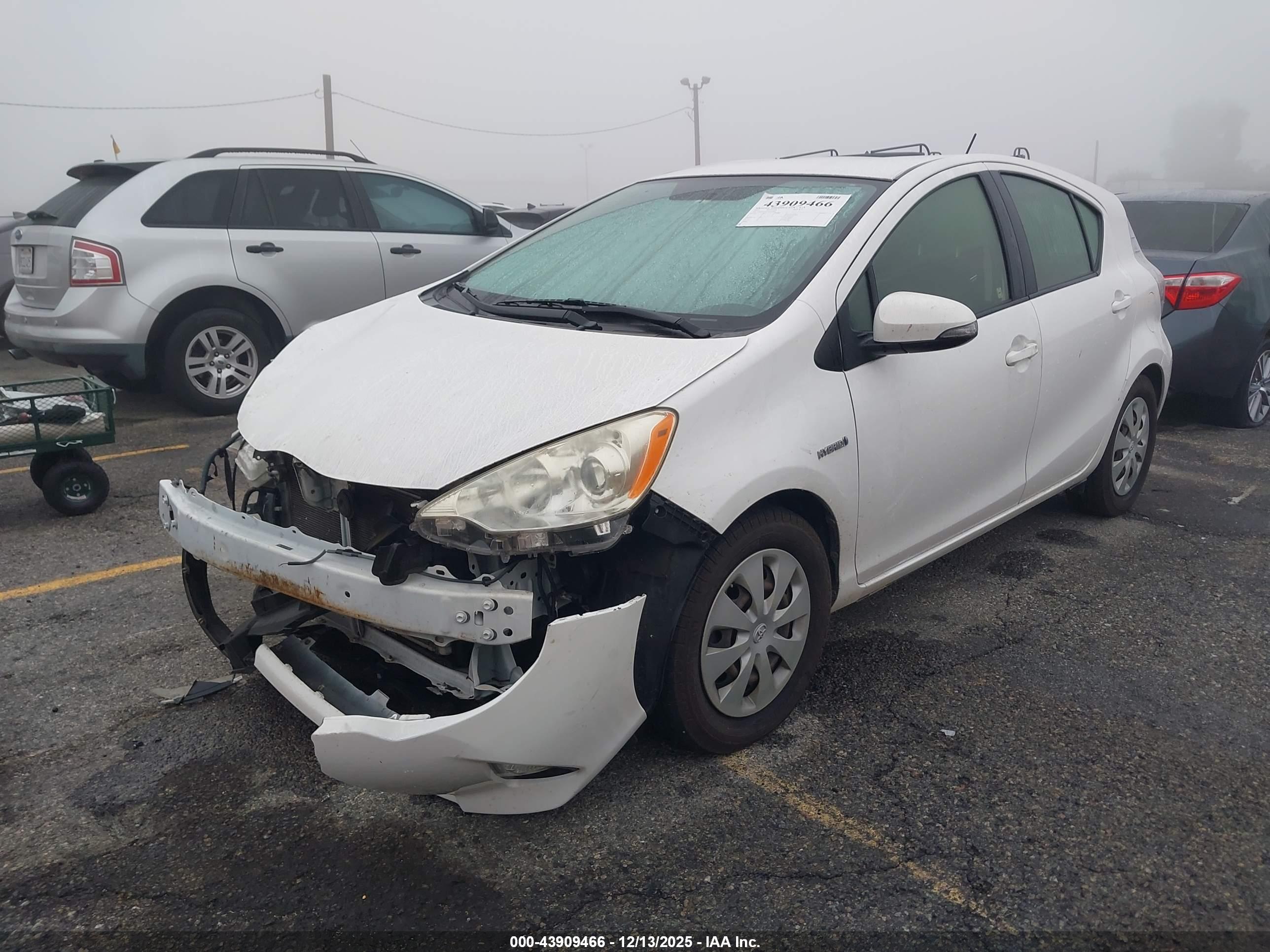 TOYOTA PRIUS image 2