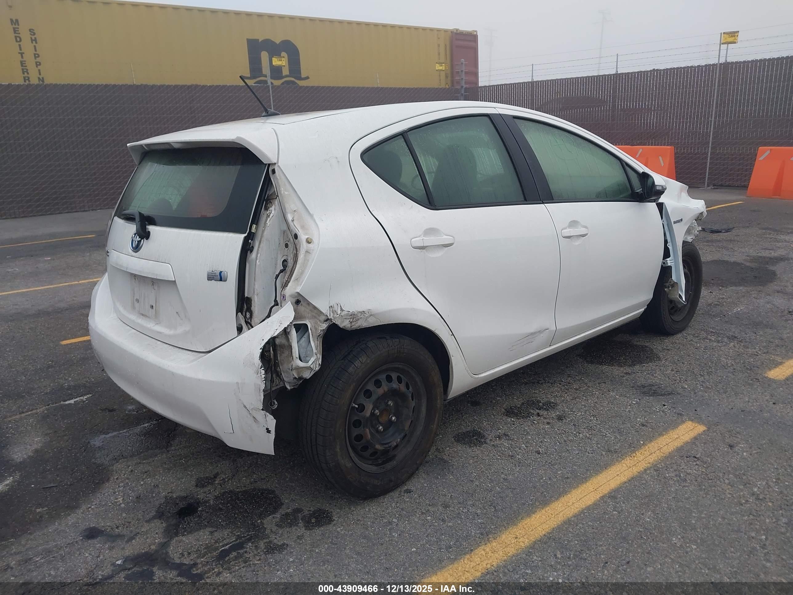 TOYOTA PRIUS image 4