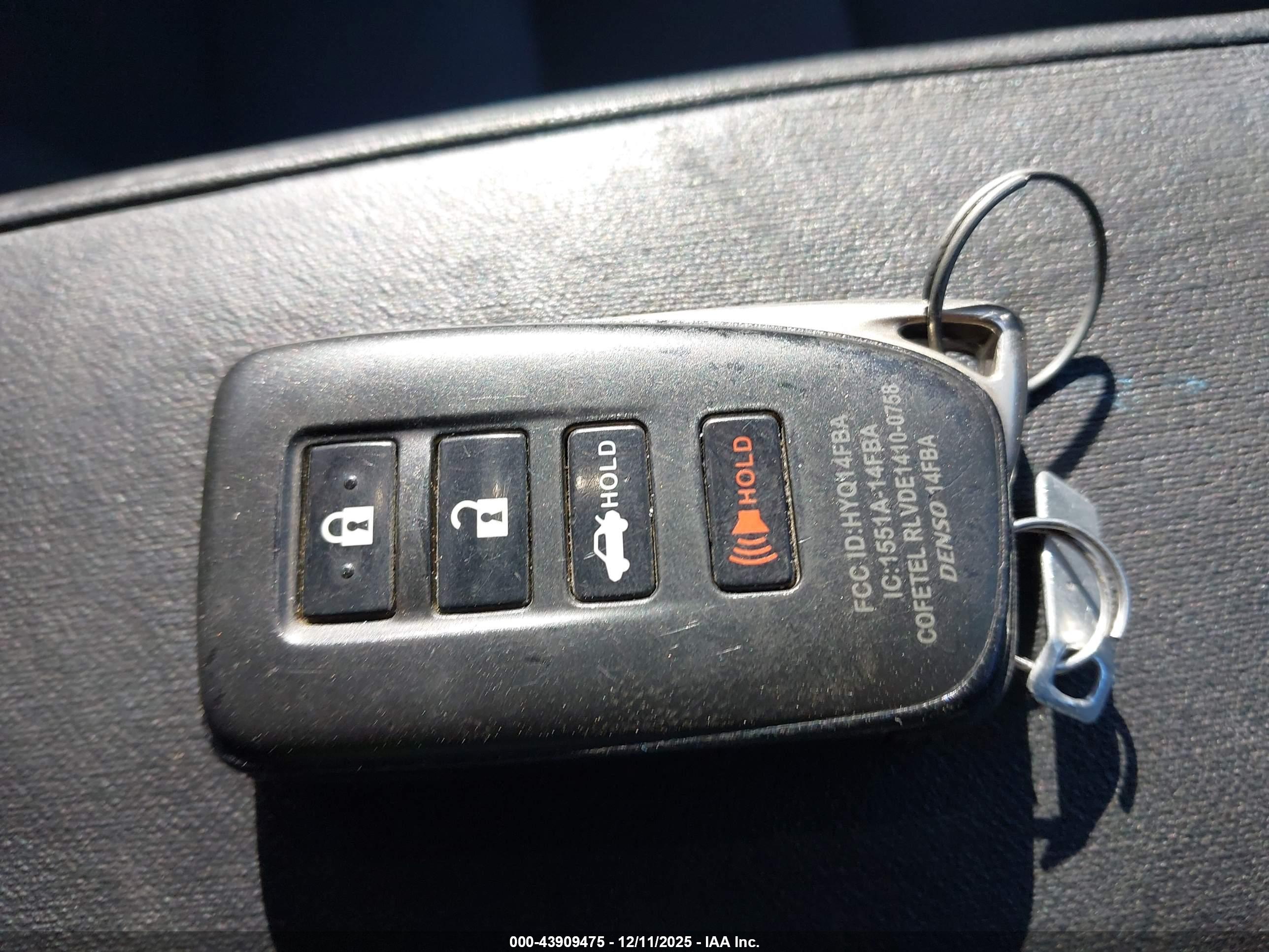 LEXUS IS image 11