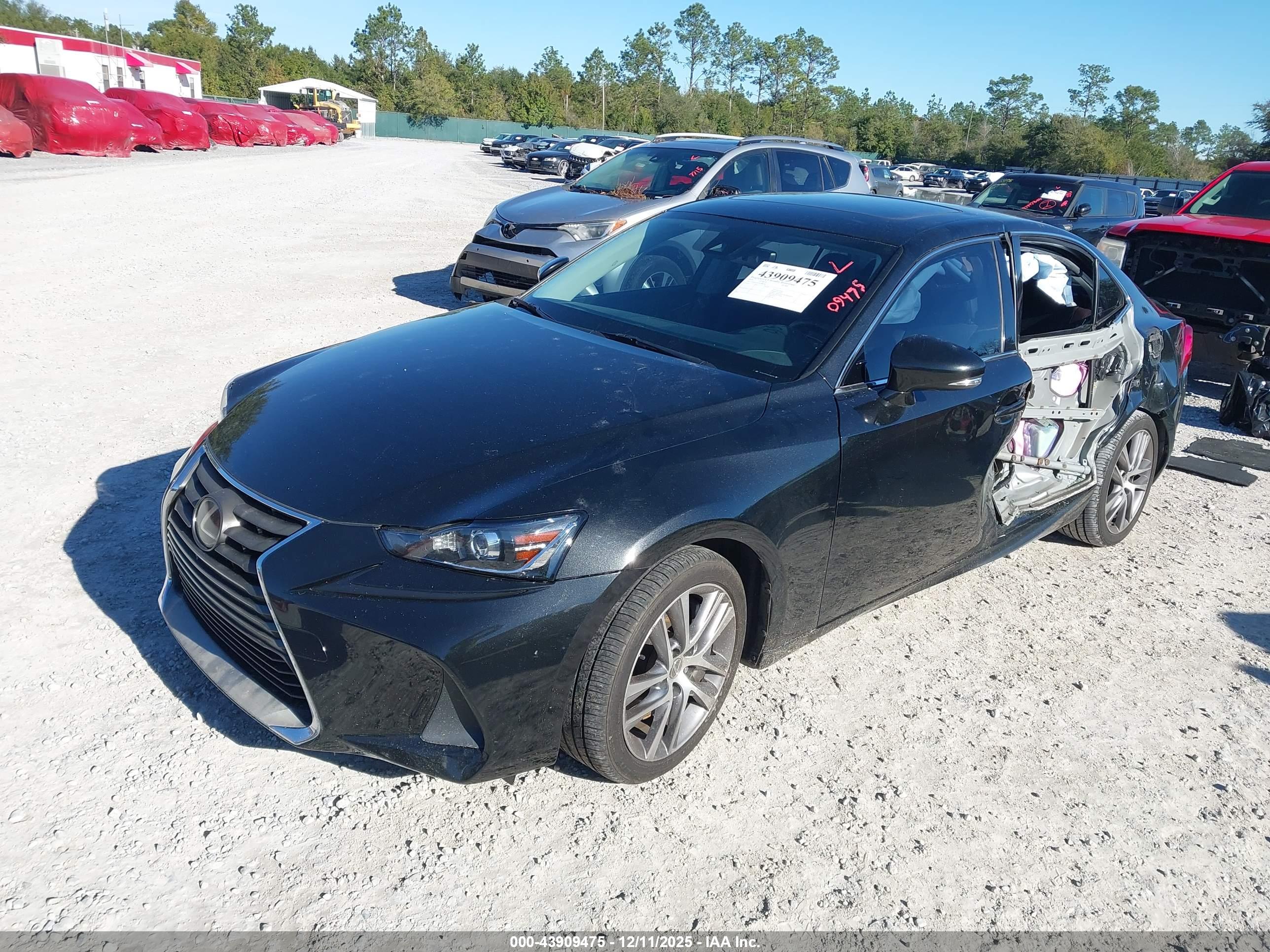LEXUS IS image 2