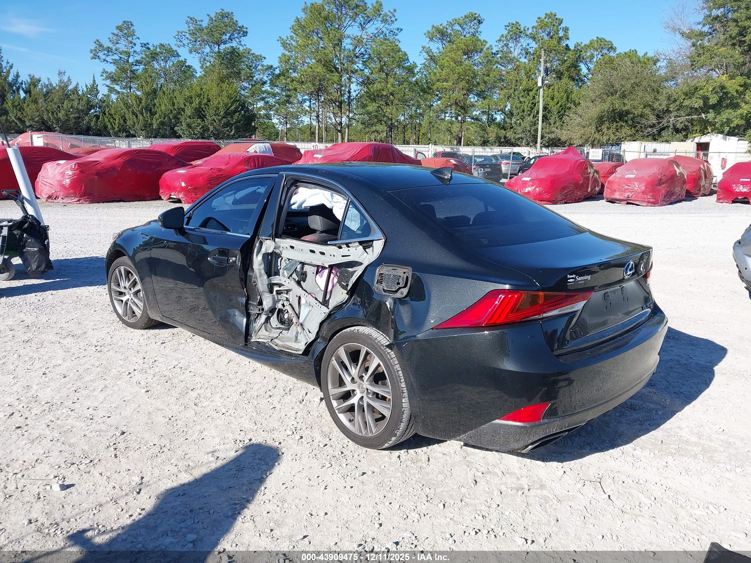 LEXUS IS image 3