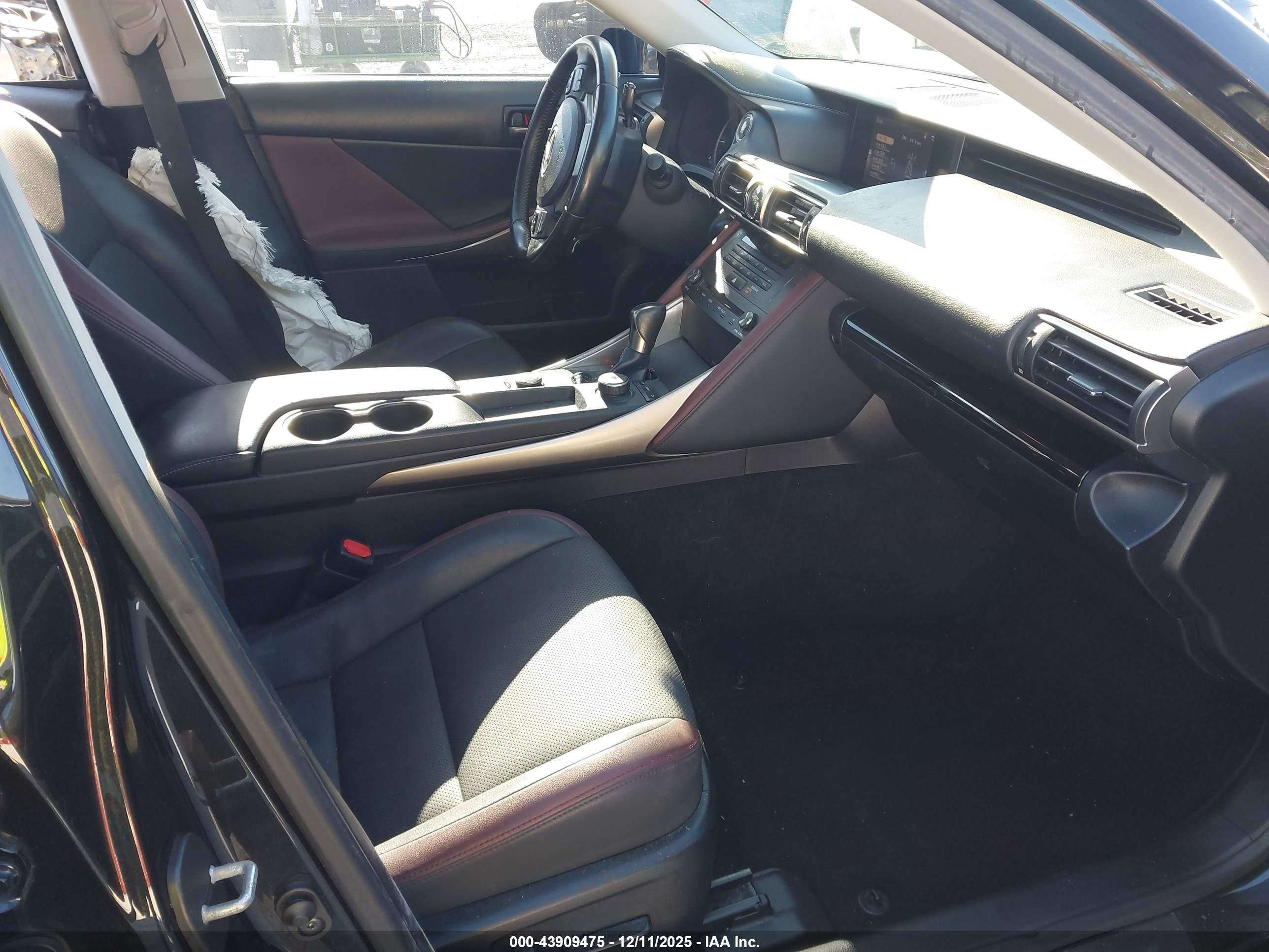 LEXUS IS image 5