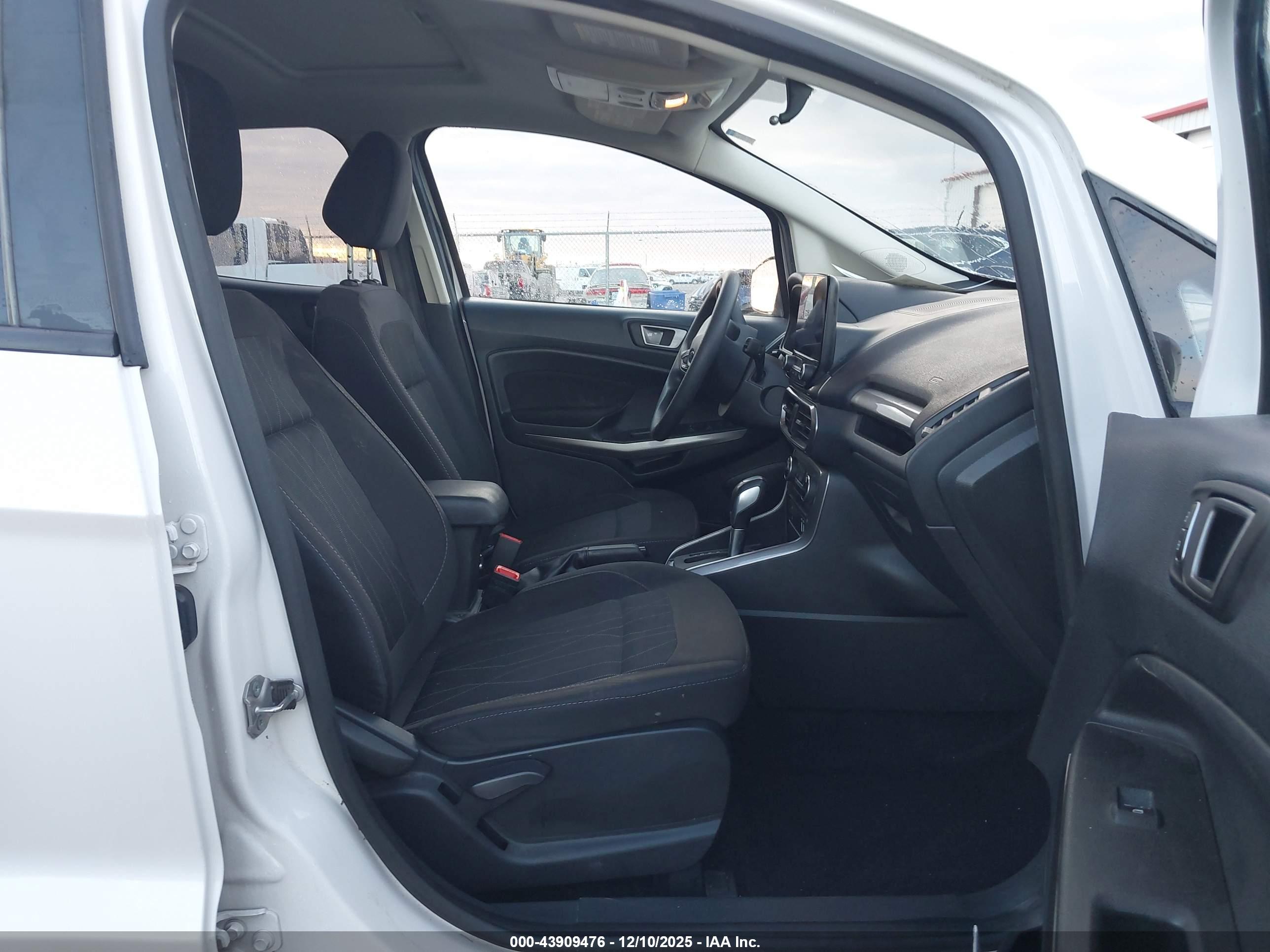 FORD ECOSPORT image 5