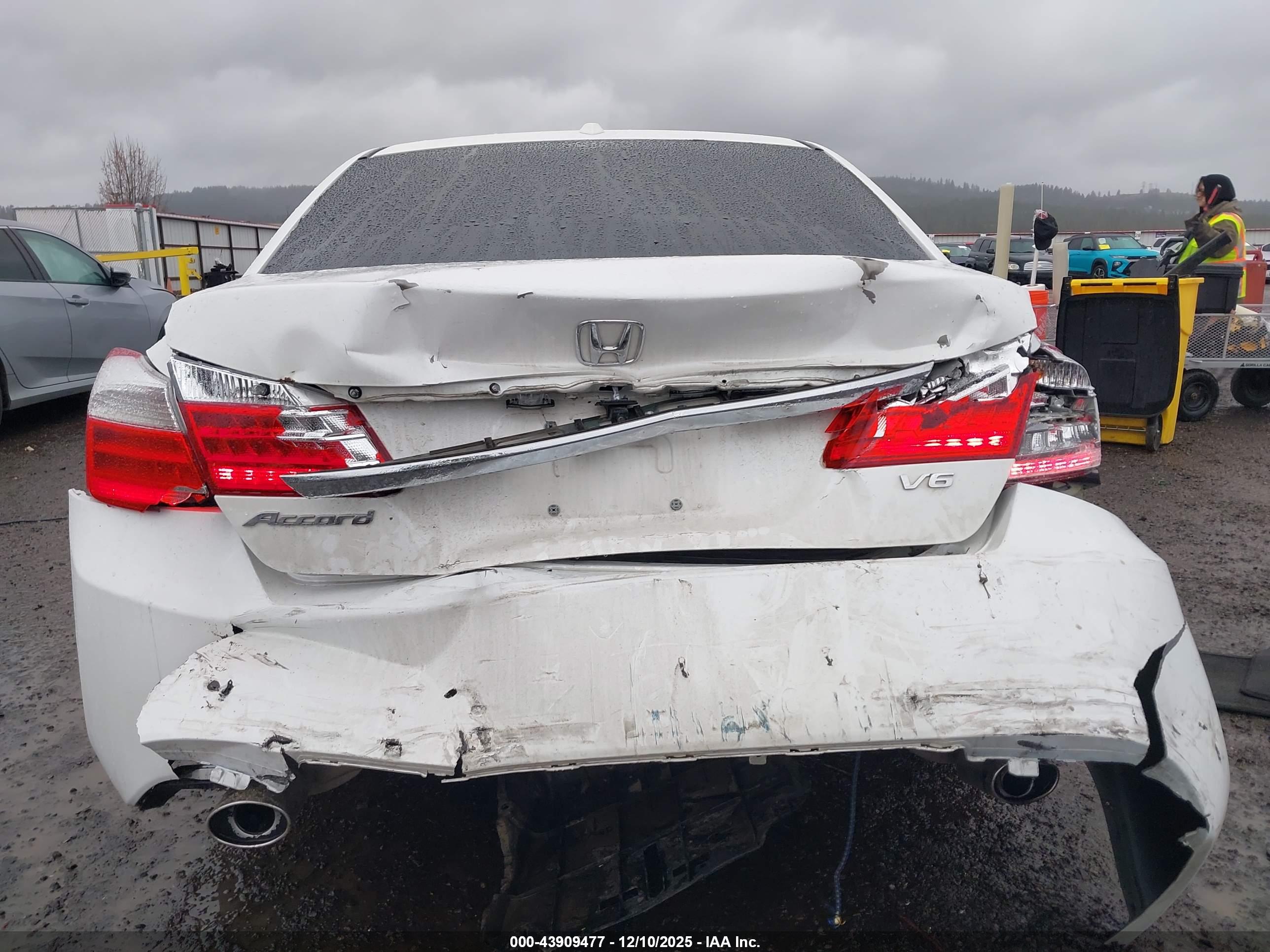 HONDA ACCORD image 6