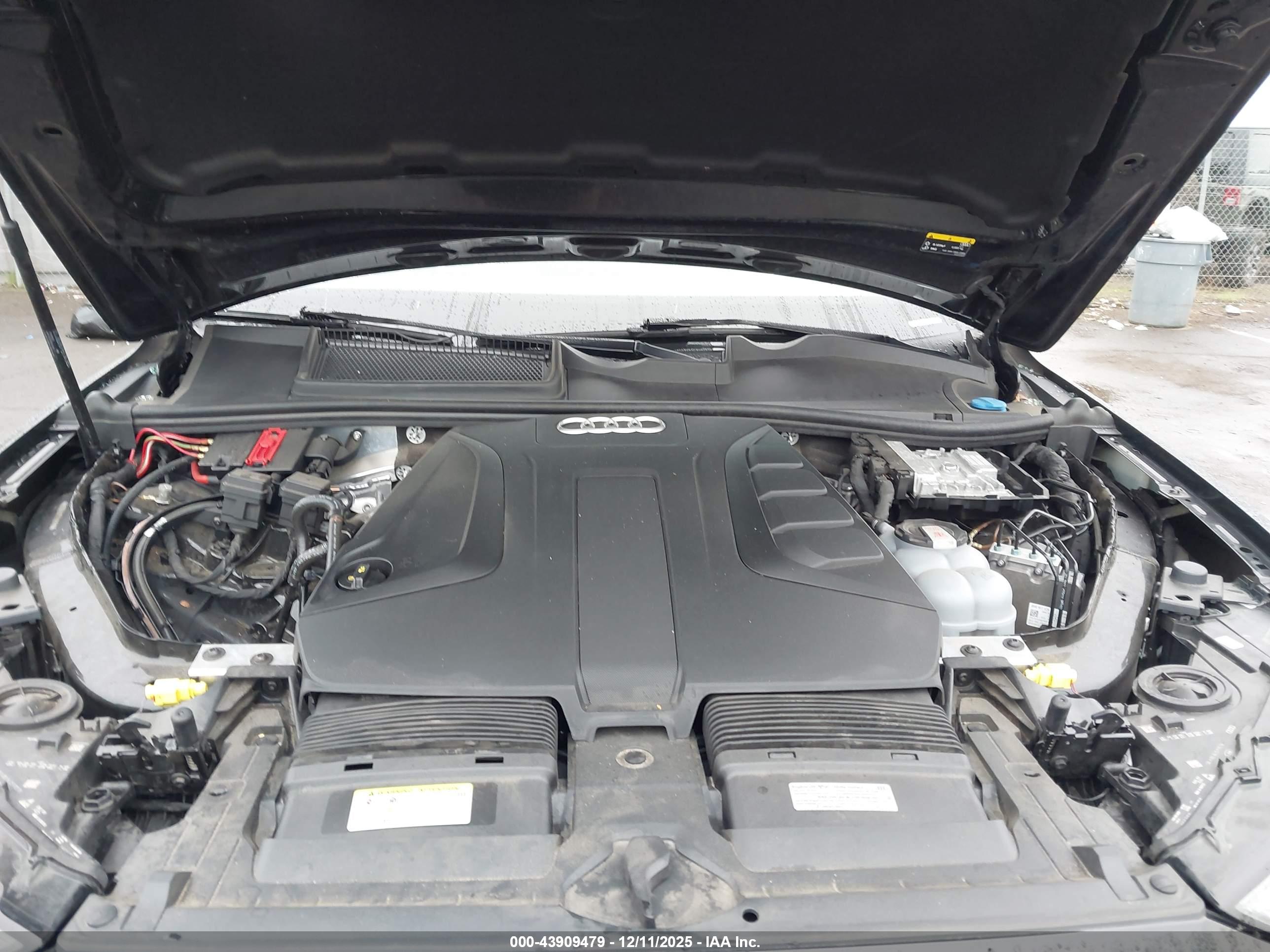 AUDI Q7 image 10