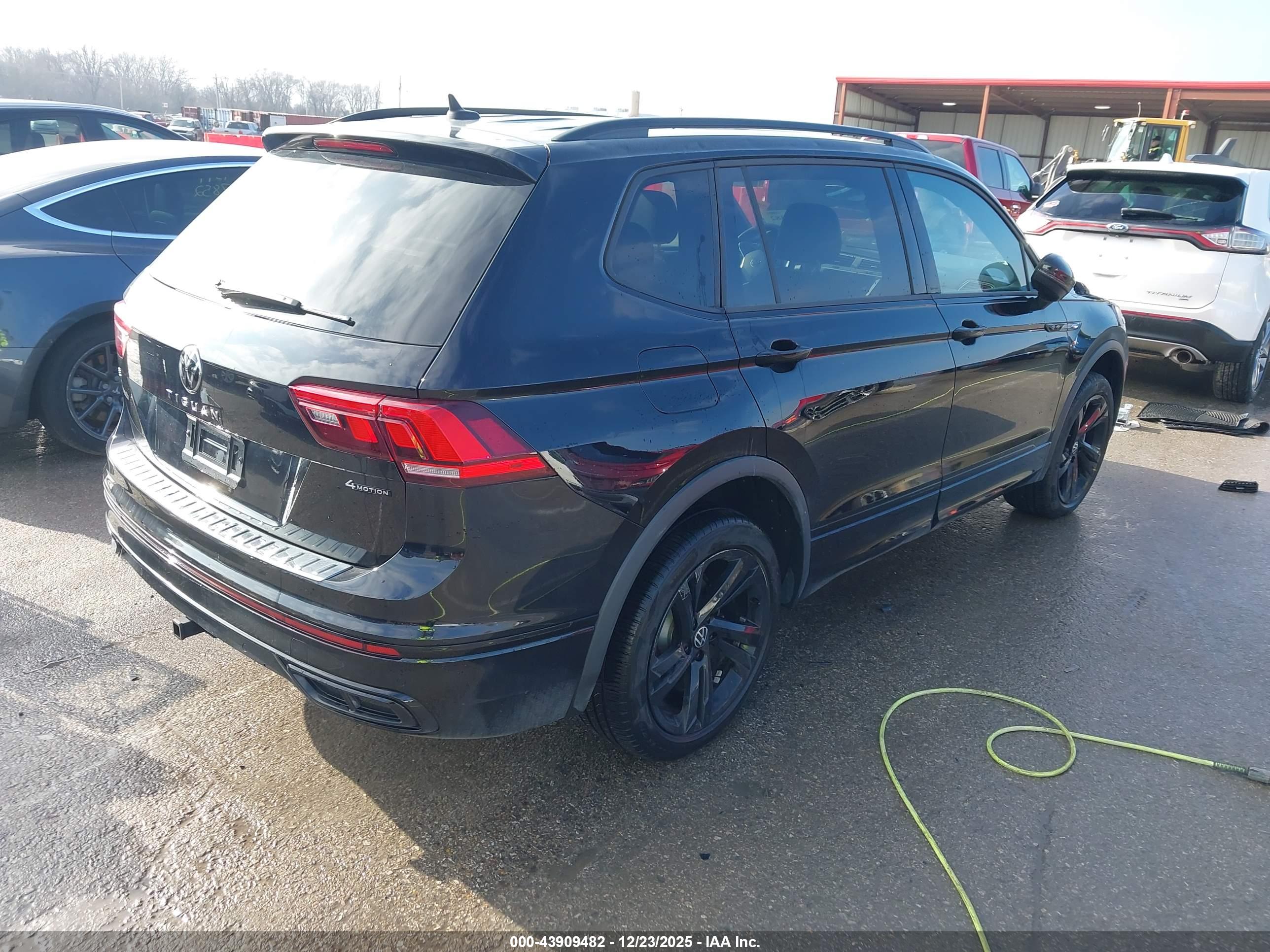 VOLKSWAGEN TIGUAN image 4