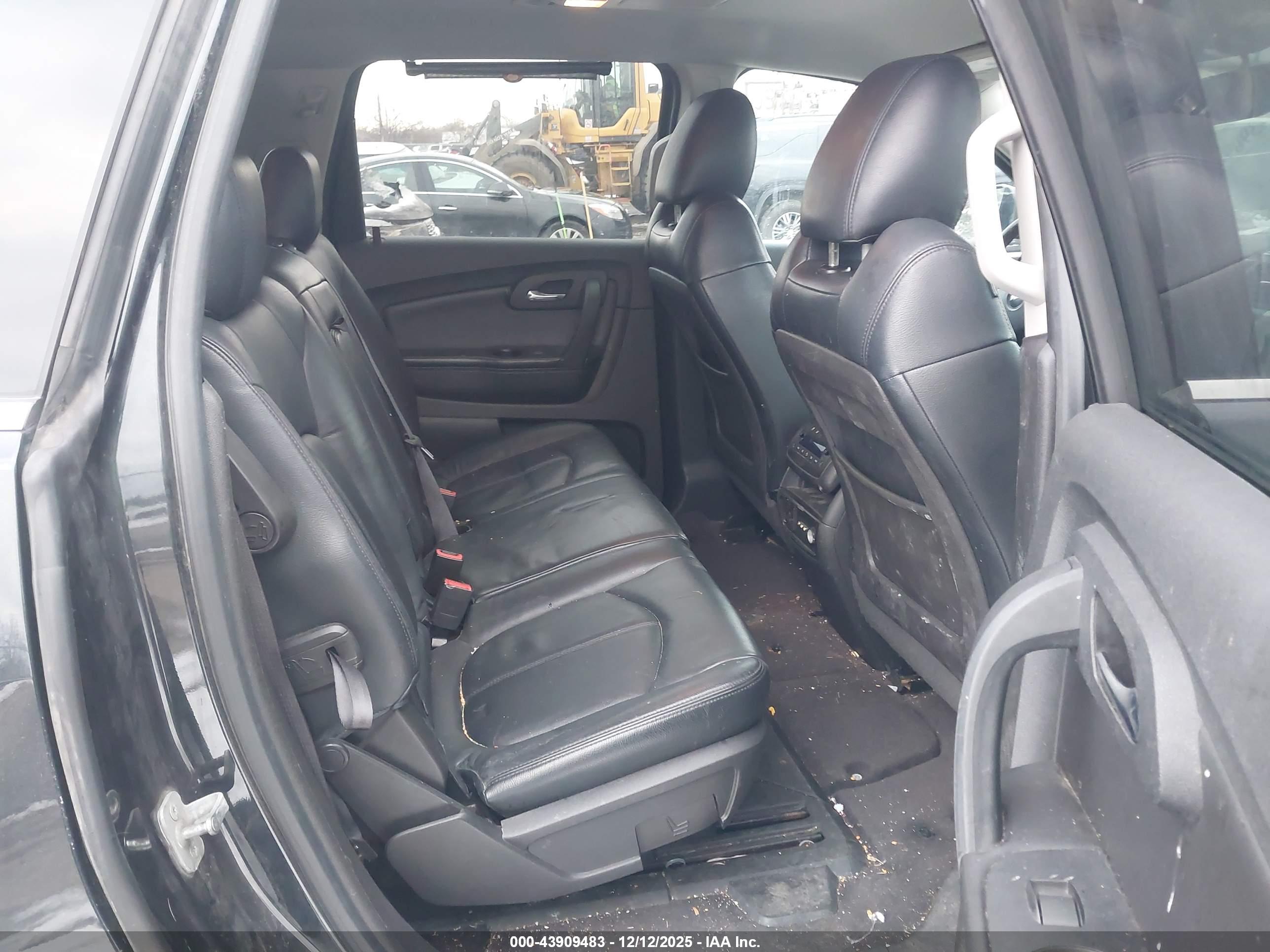 CHEVROLET TRAVERSE image 8