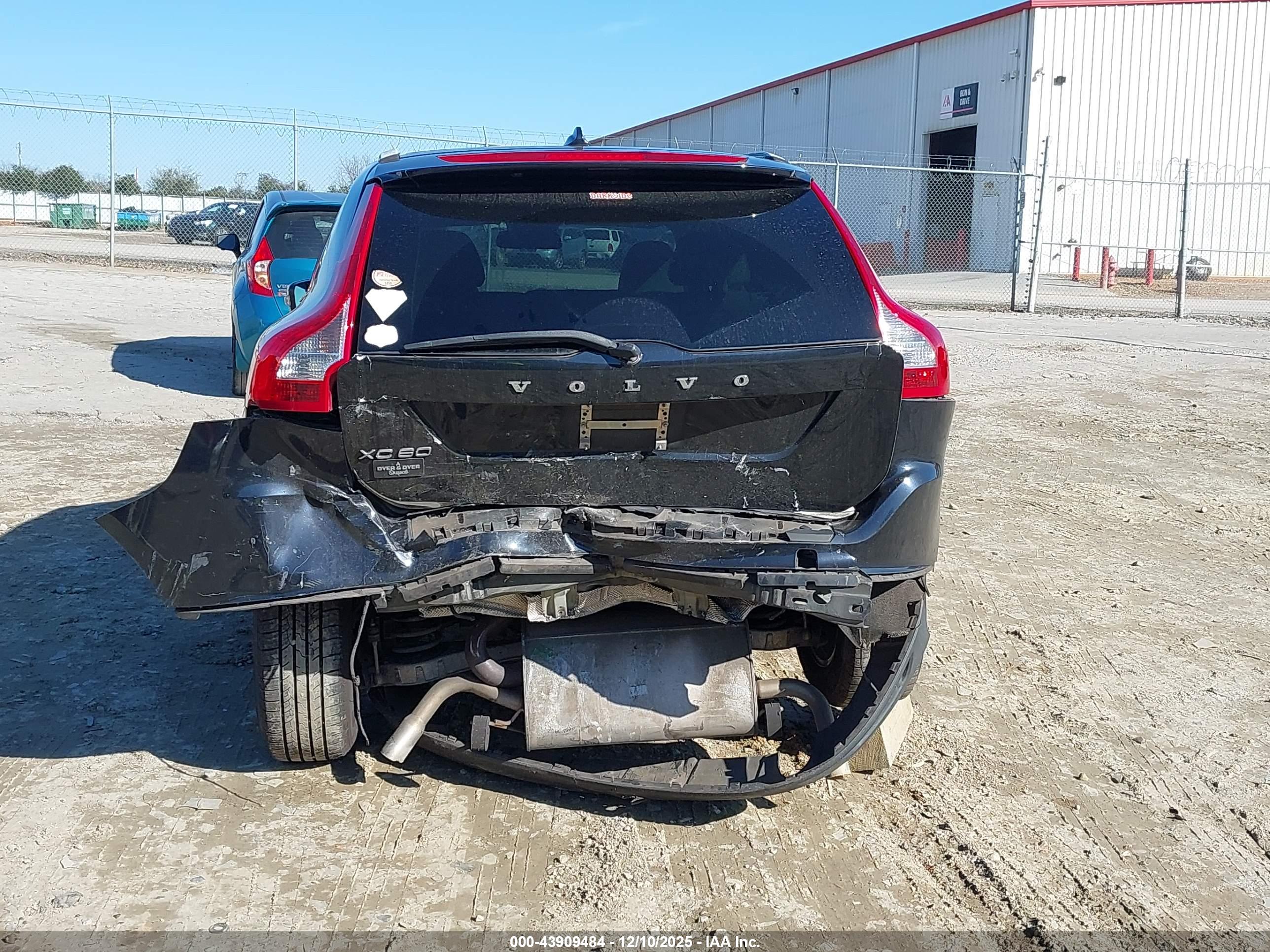 VOLVO XC60 image 6