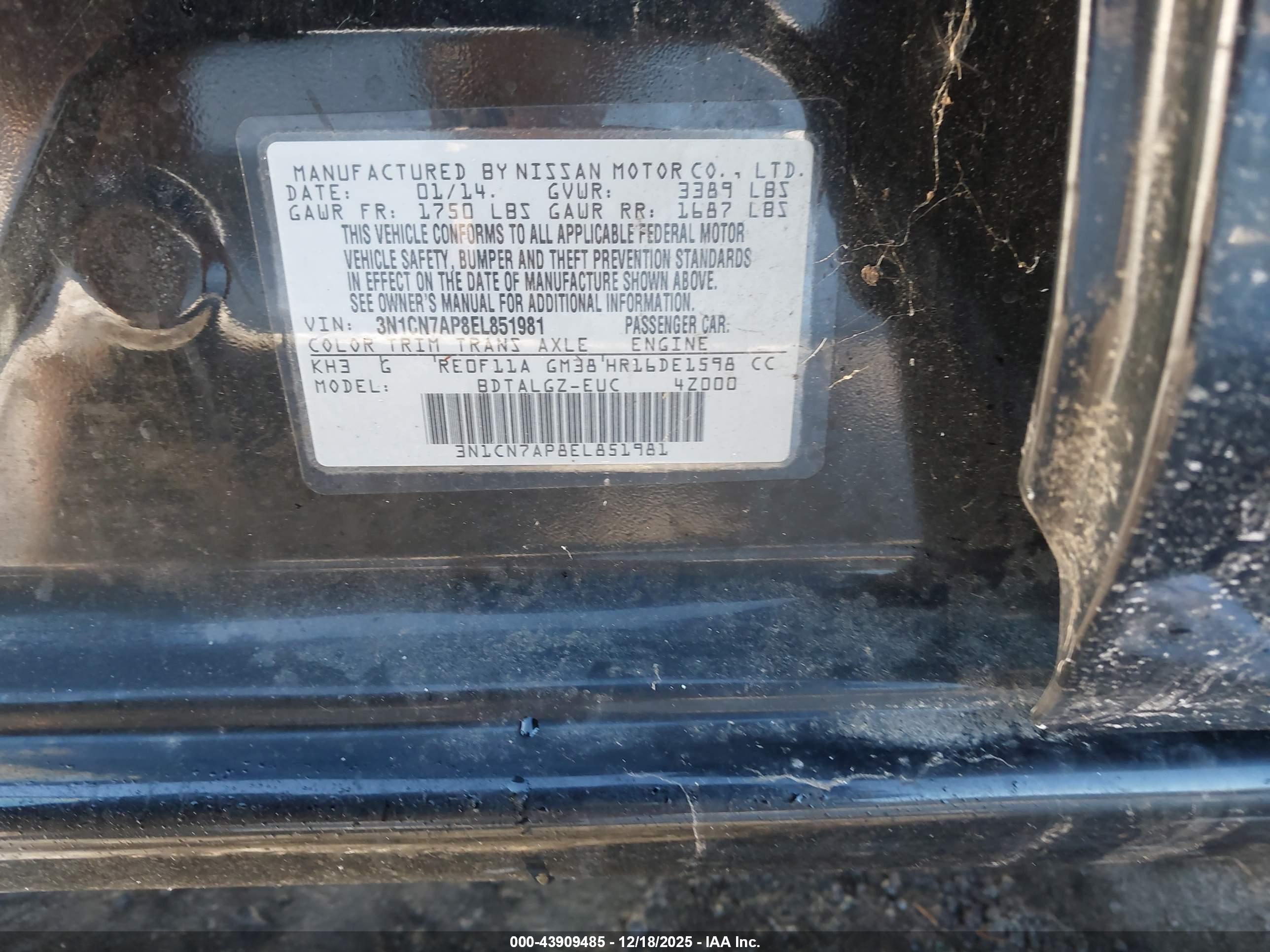 NISSAN VERSA image 9