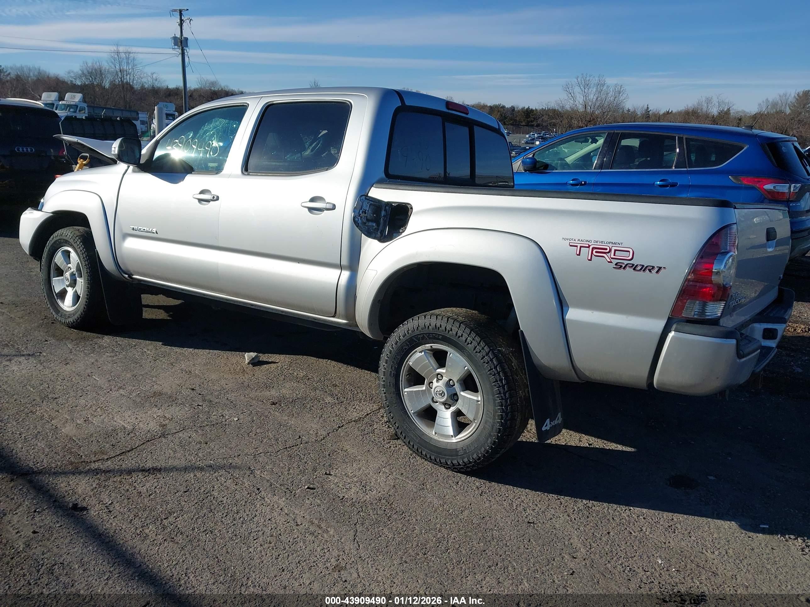 TOYOTA TACOMA image 3