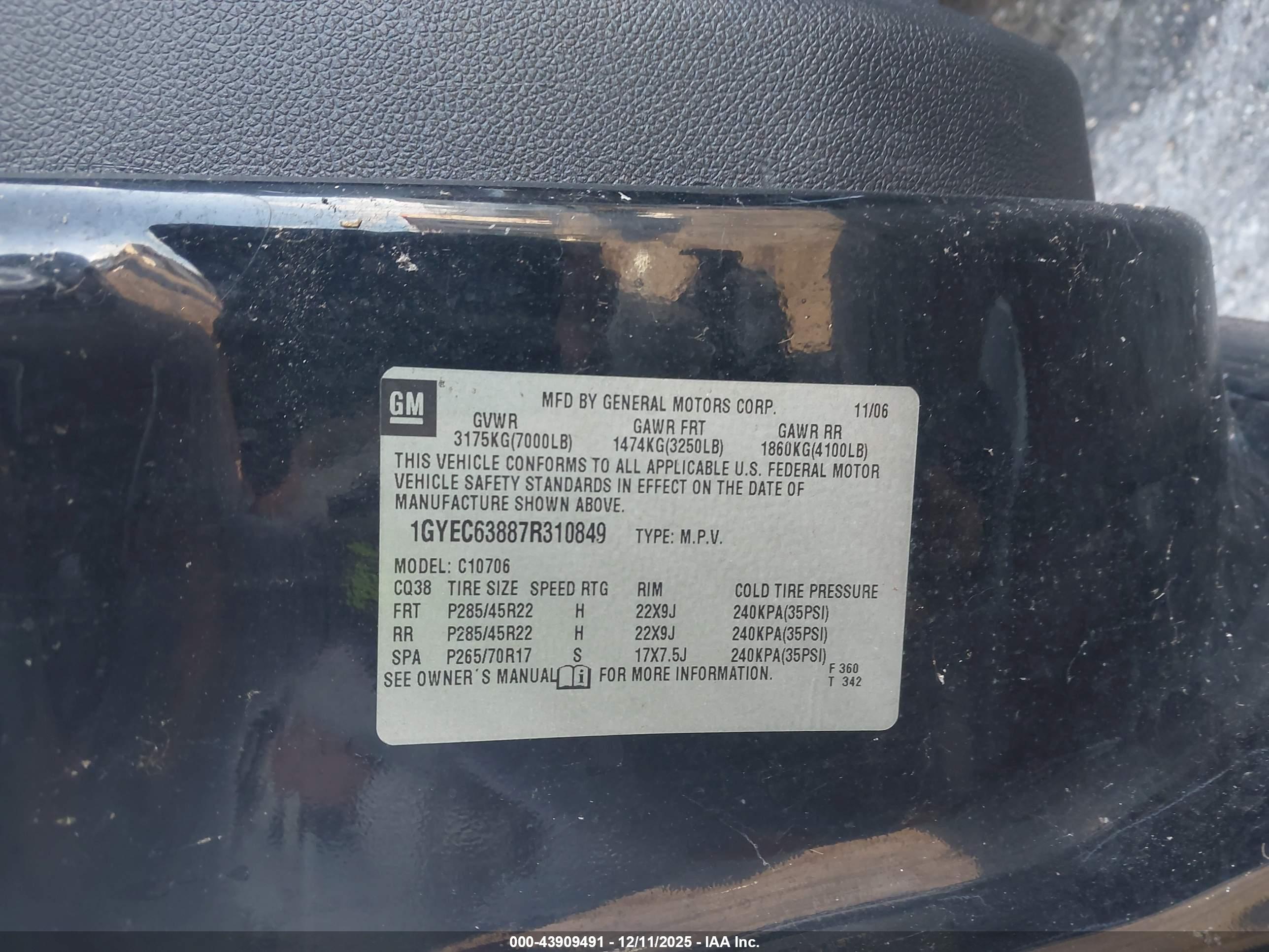 CADILLAC ESCALADE image 9