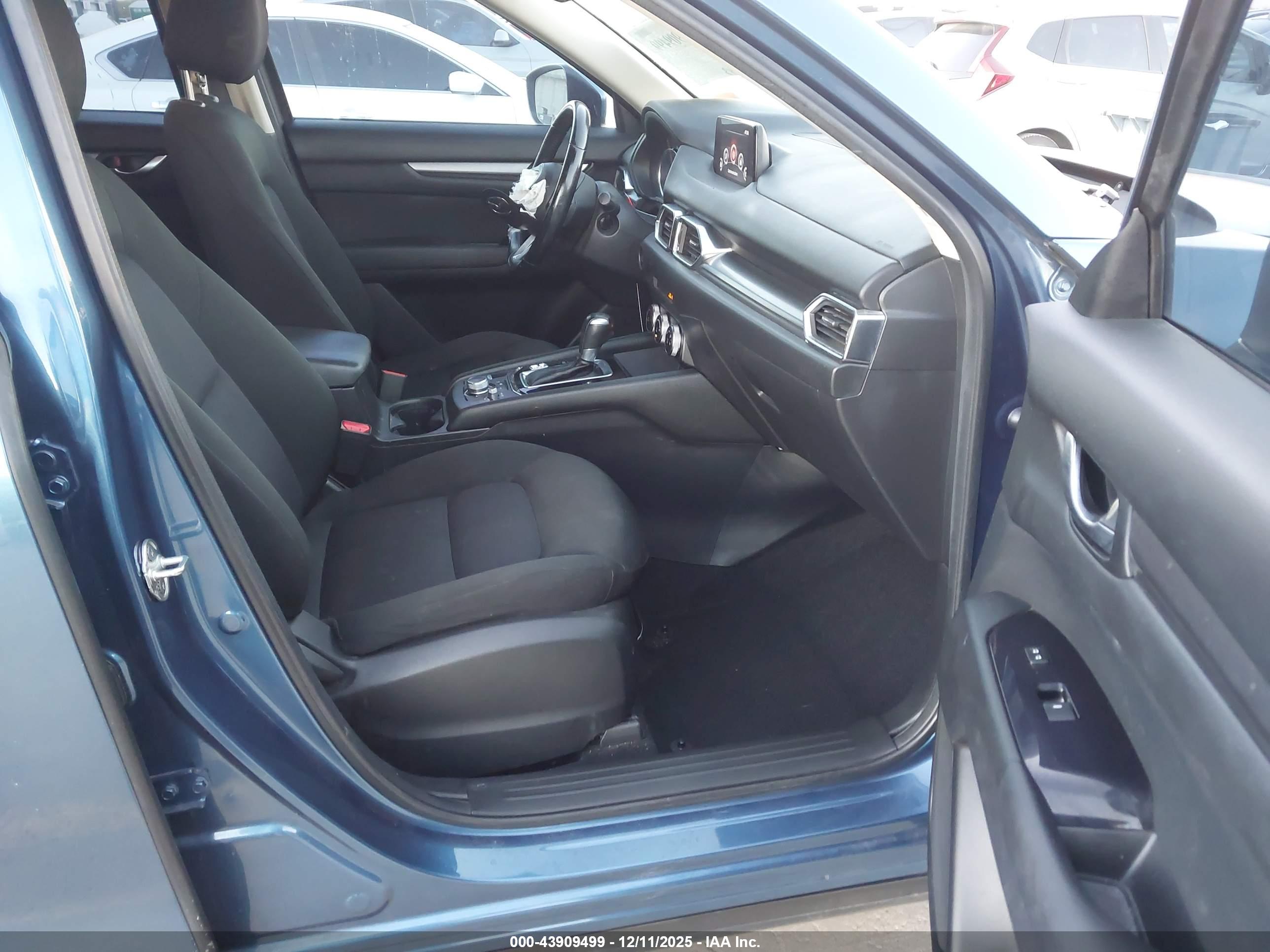MAZDA CX-5 image 5