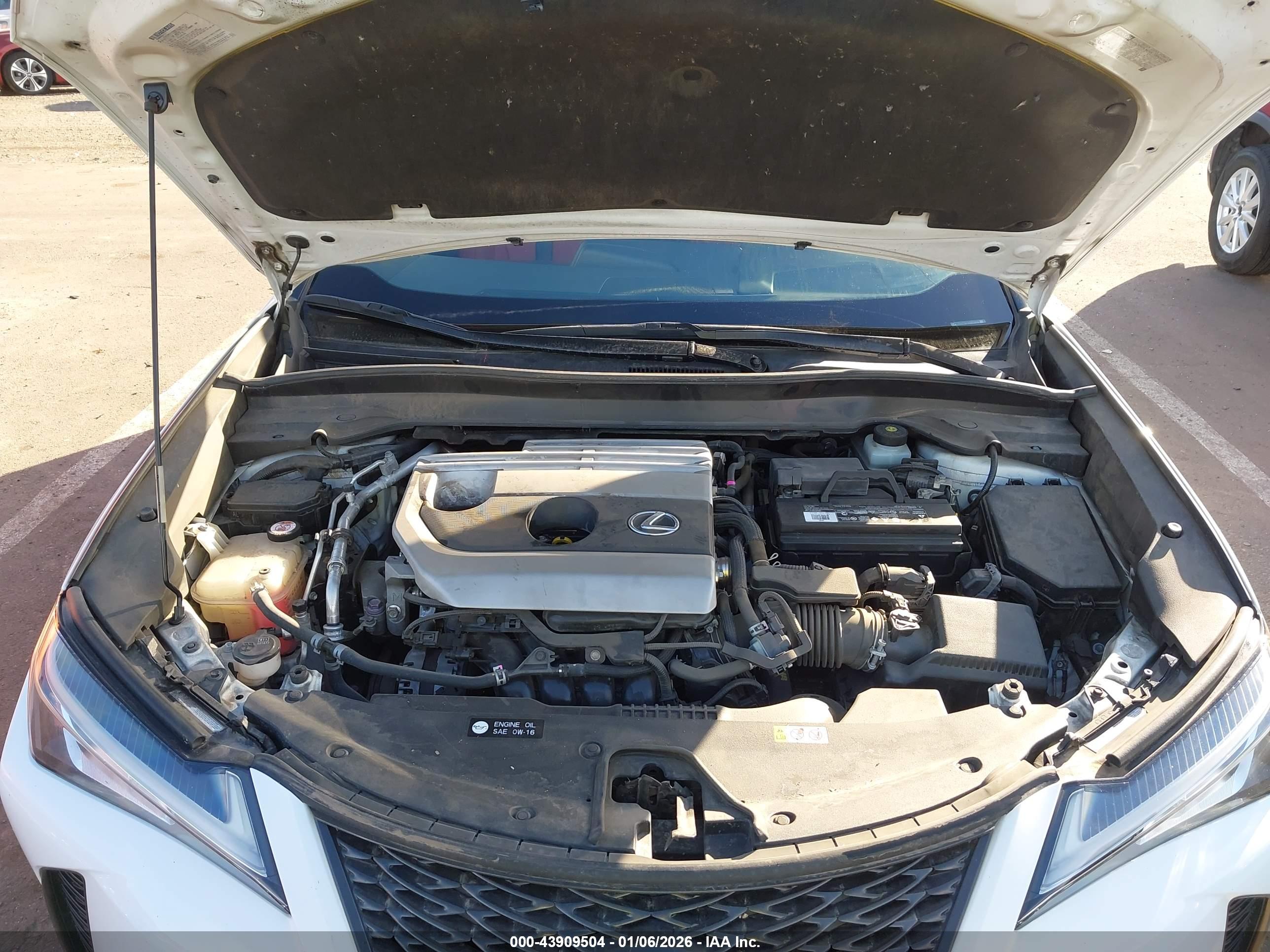LEXUS UX image 10