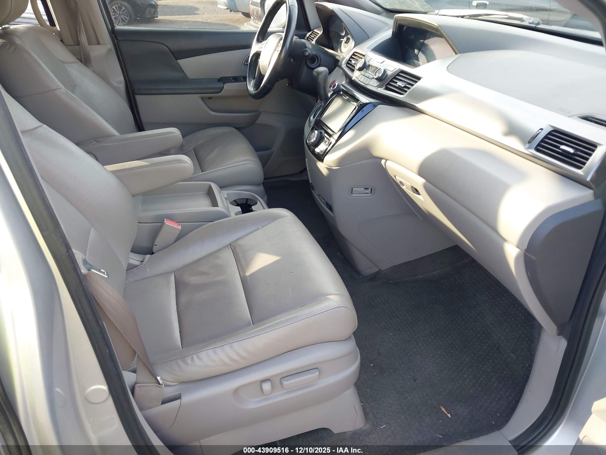 HONDA ODYSSEY image 5
