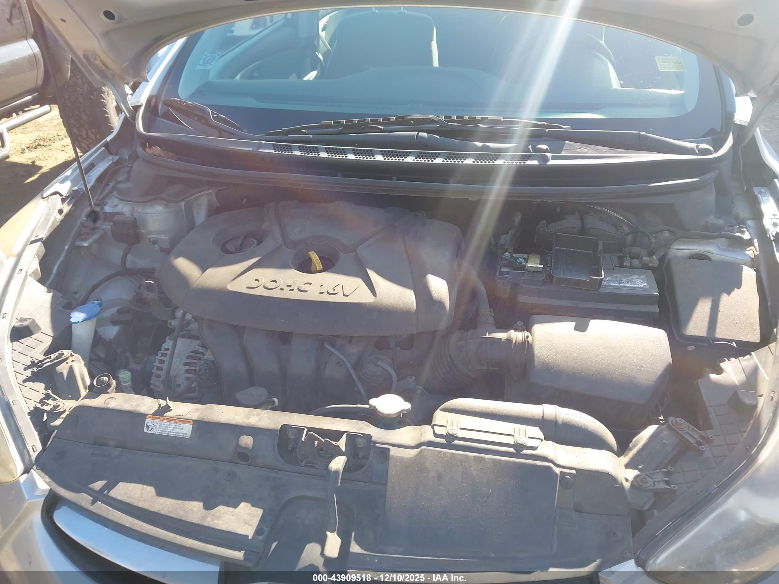 HYUNDAI ELANTRA image 10