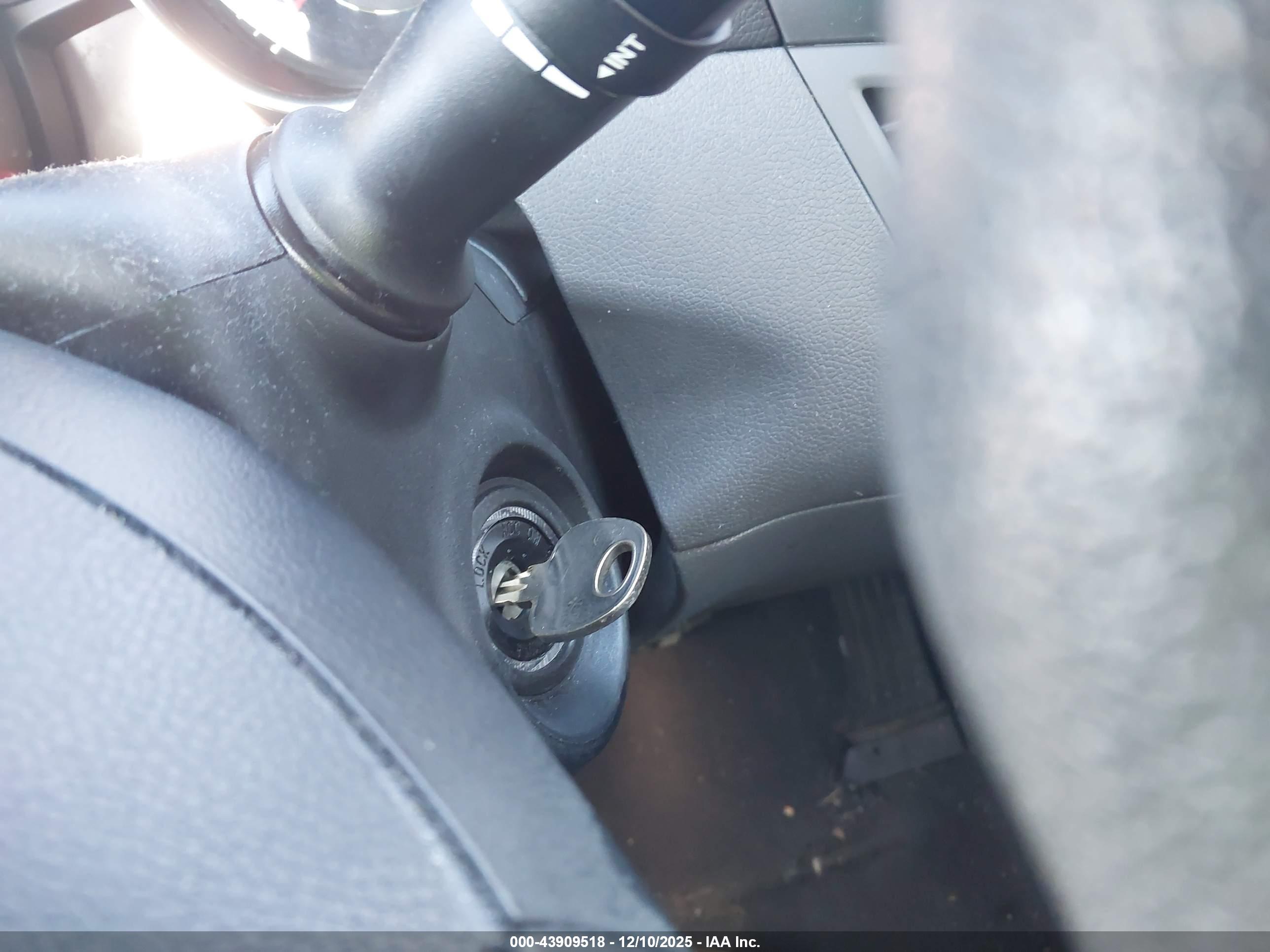 HYUNDAI ELANTRA image 11