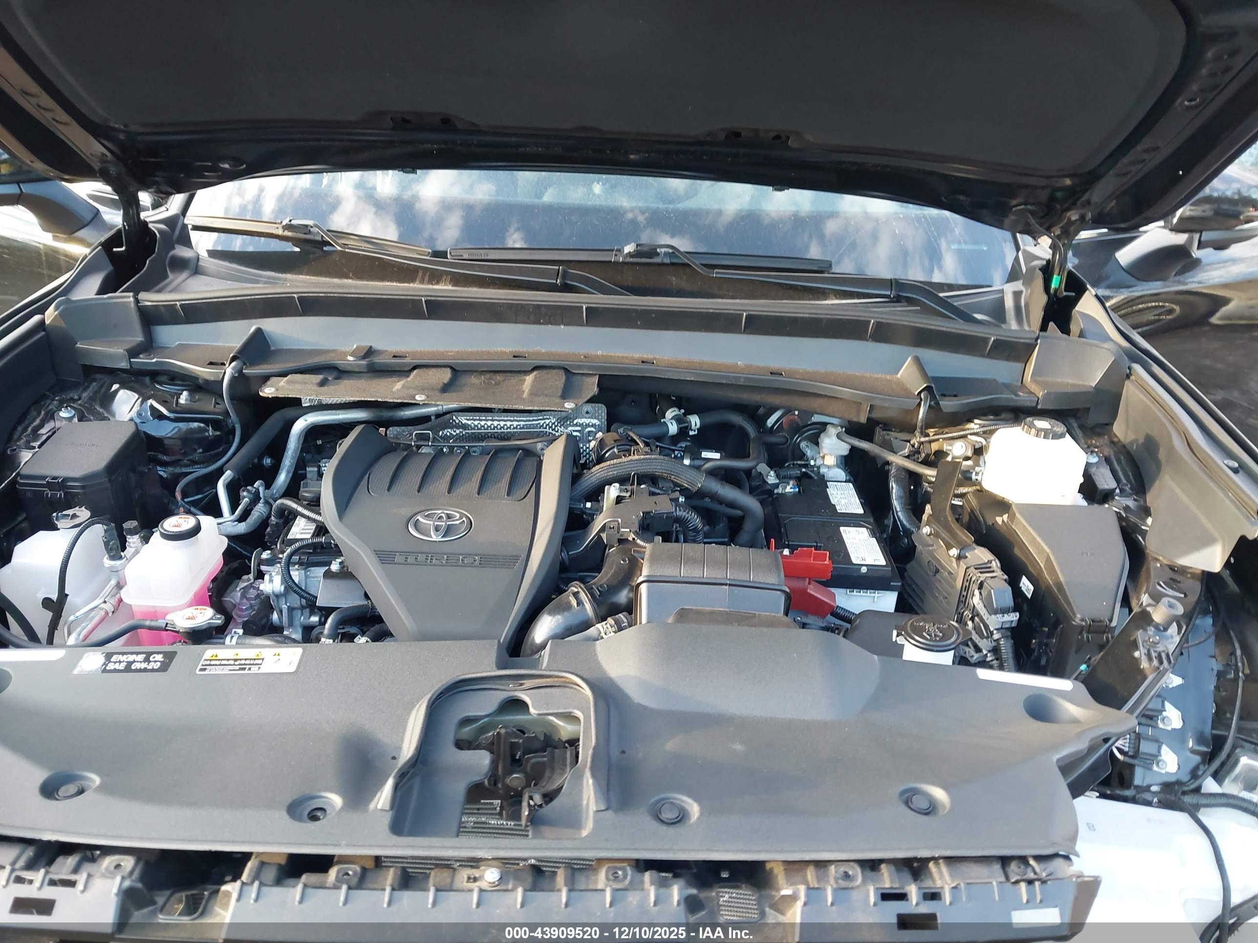 TOYOTA GRAND image 10