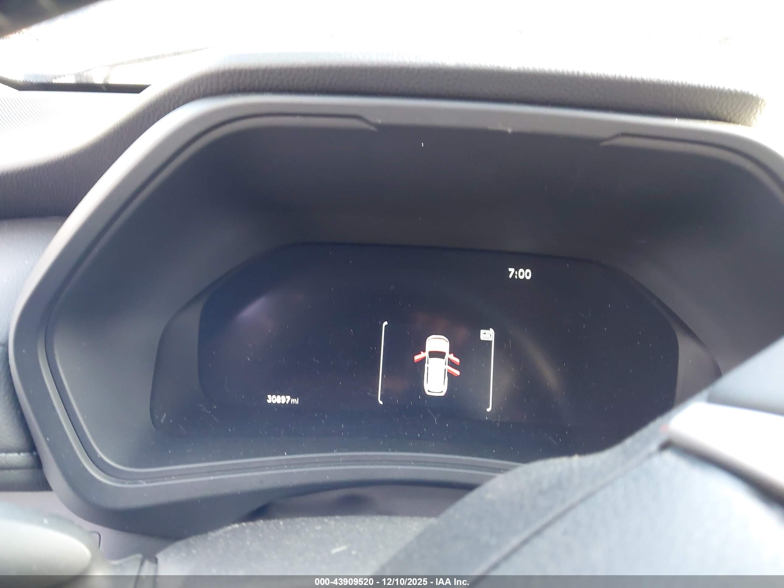 TOYOTA GRAND image 7
