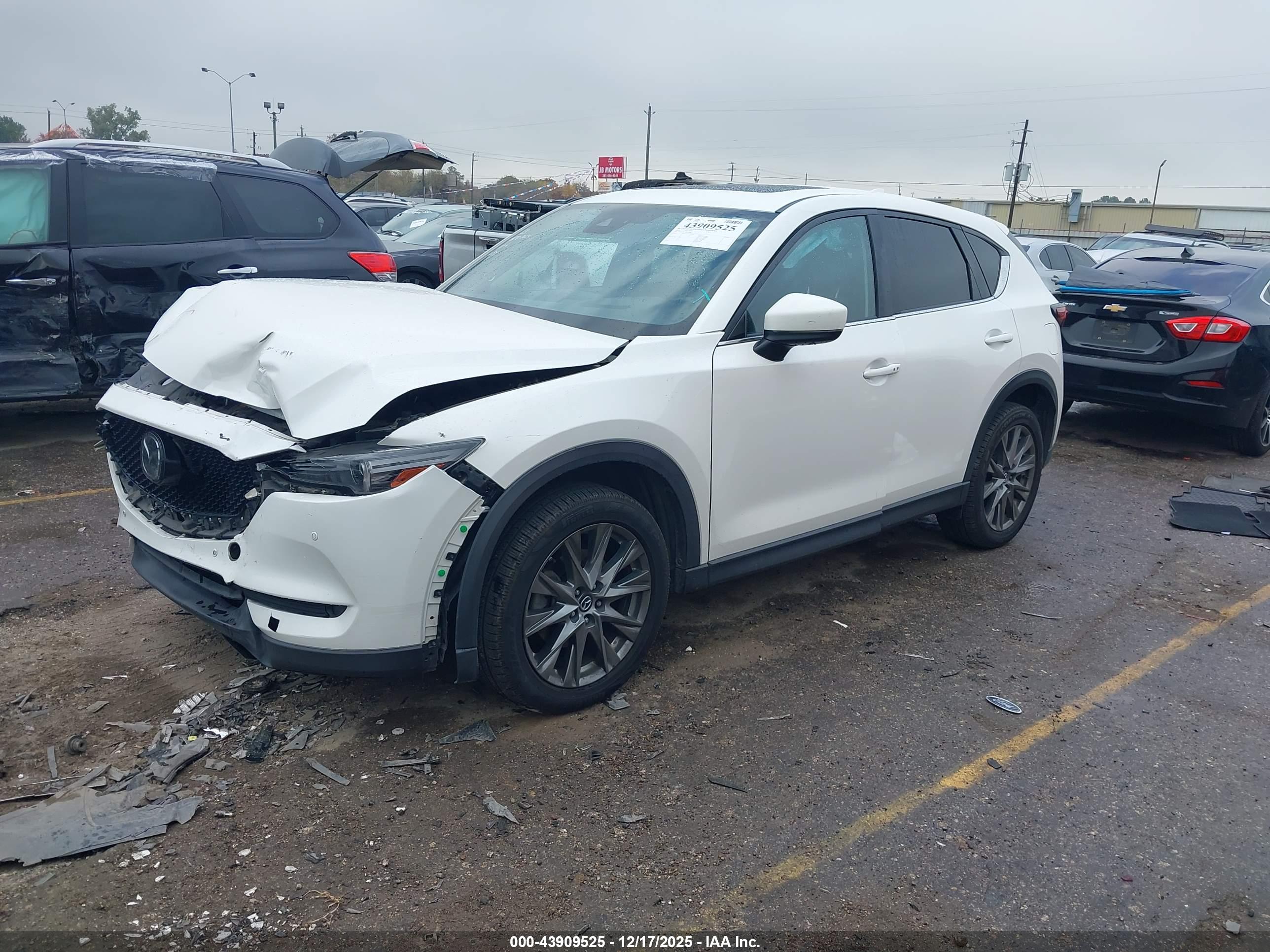 MAZDA CX-5 image 2