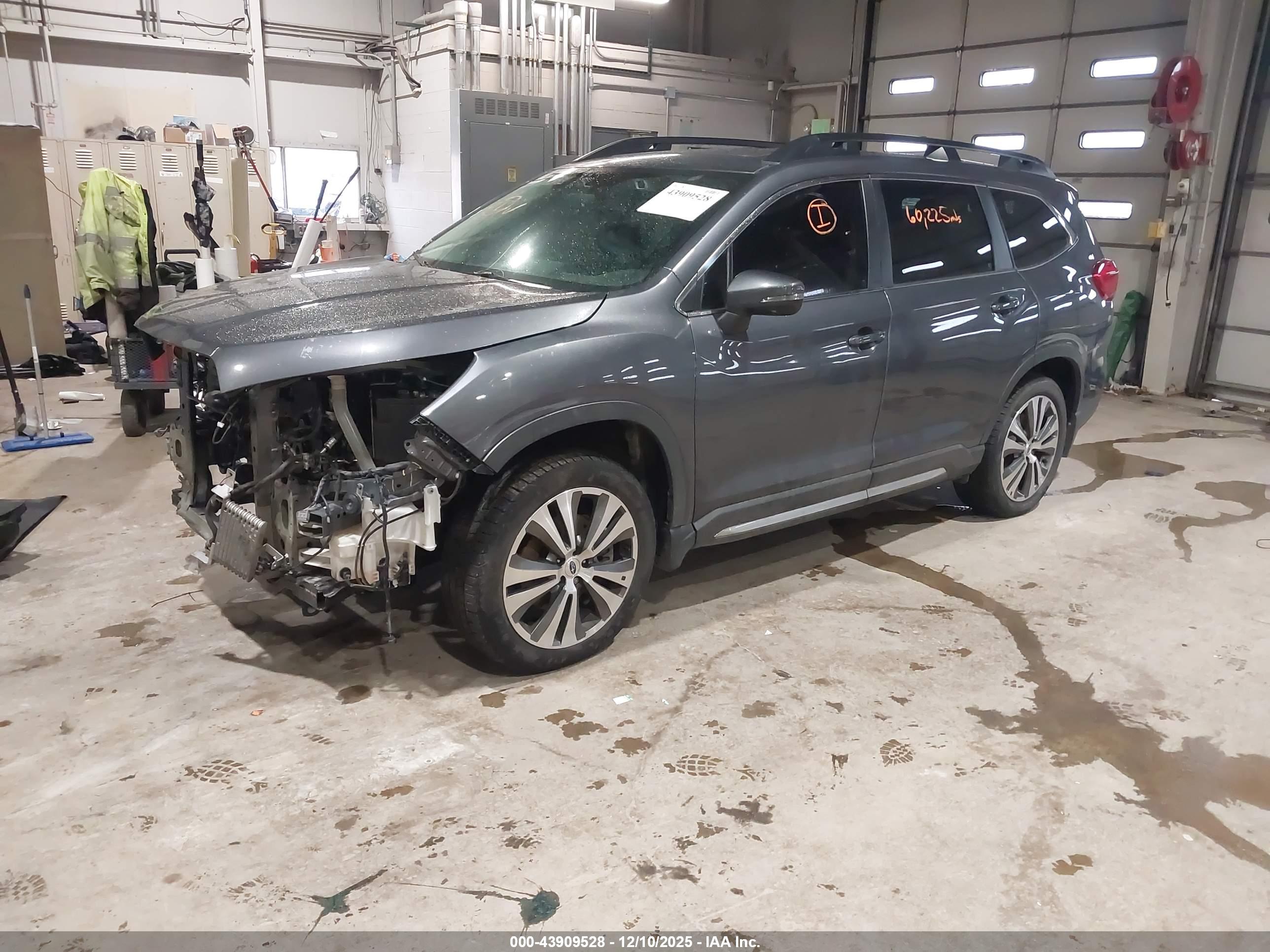 SUBARU ASCENT image 2