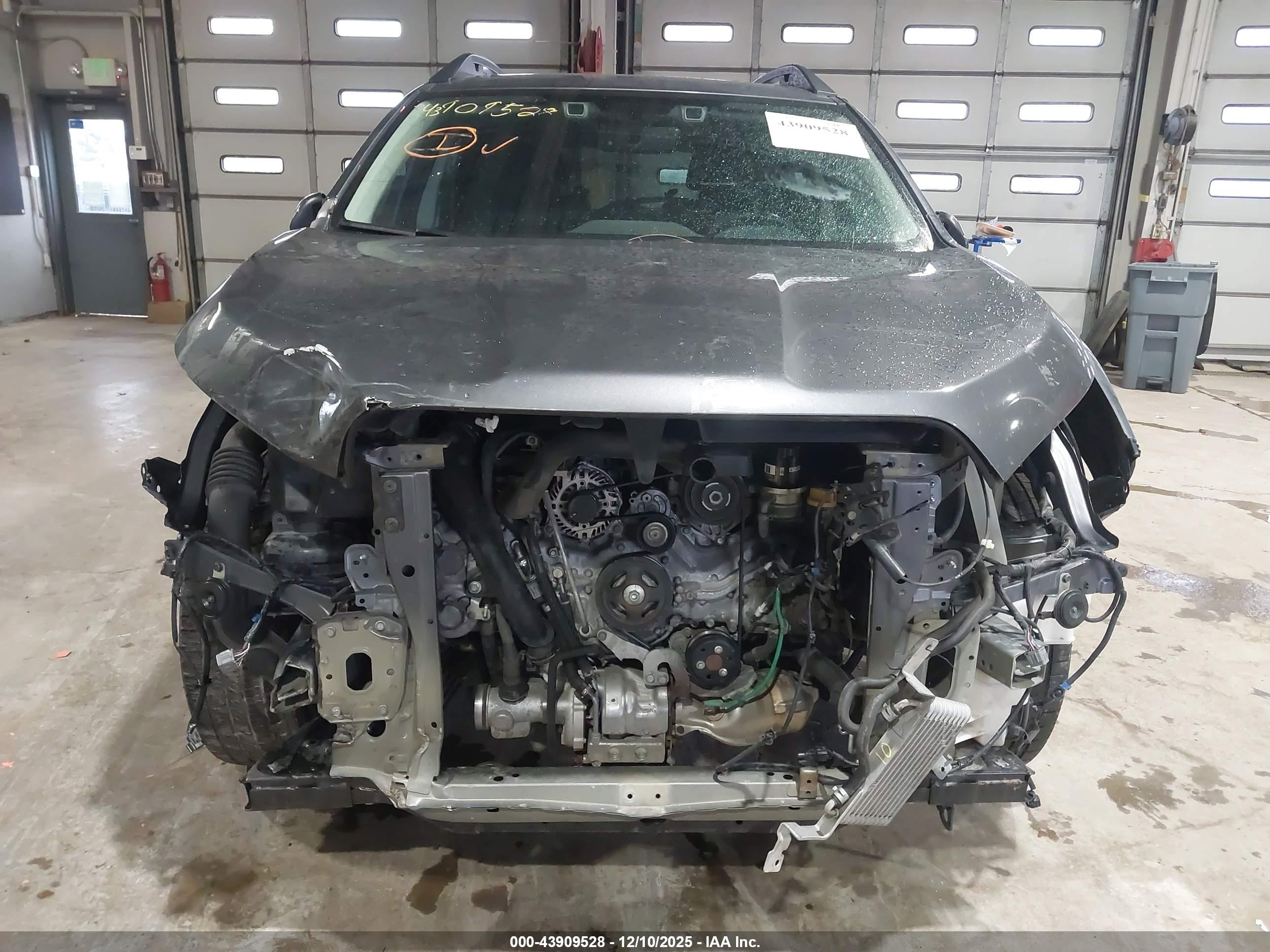 SUBARU ASCENT image 6