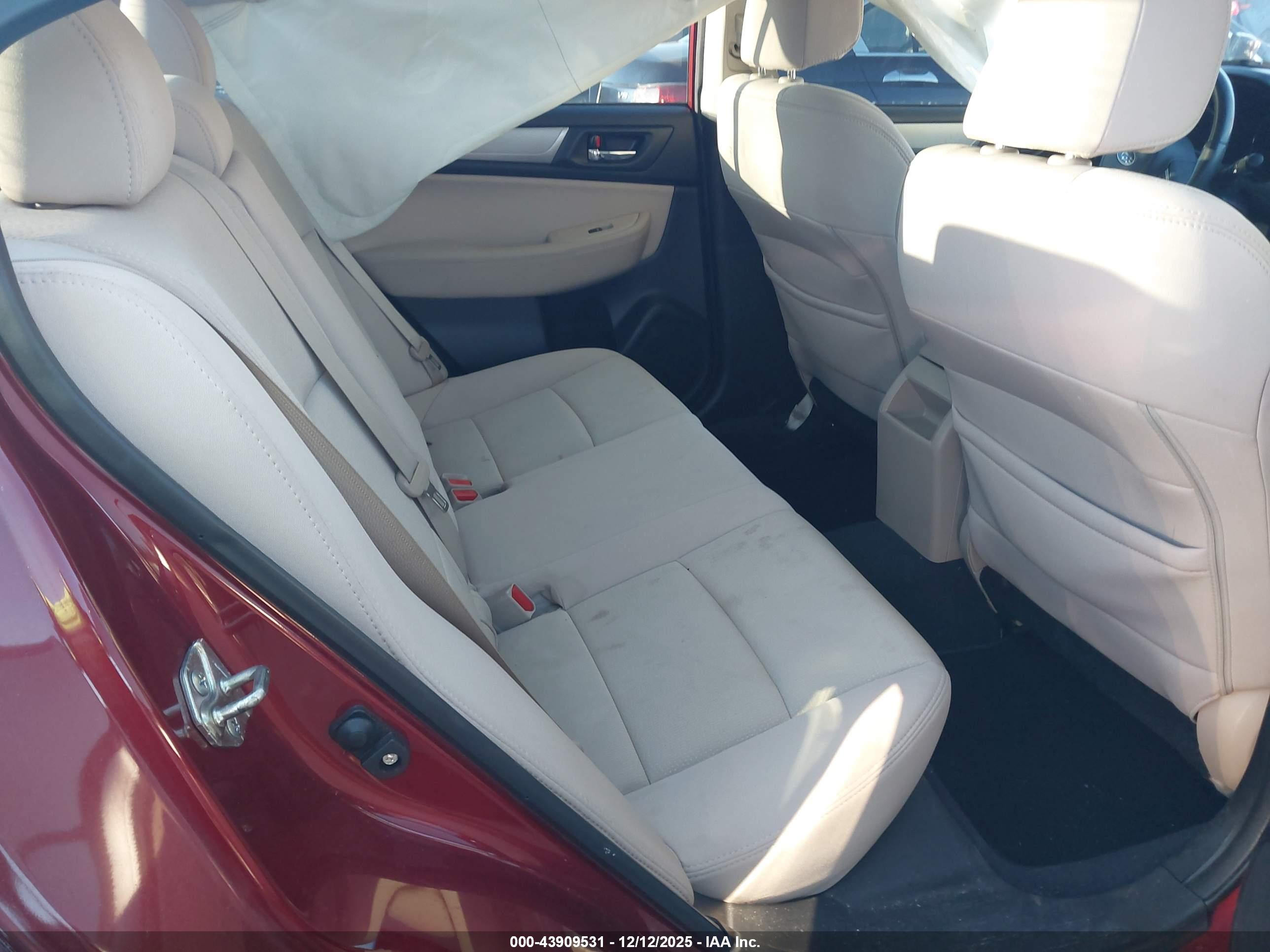 SUBARU LEGACY image 8