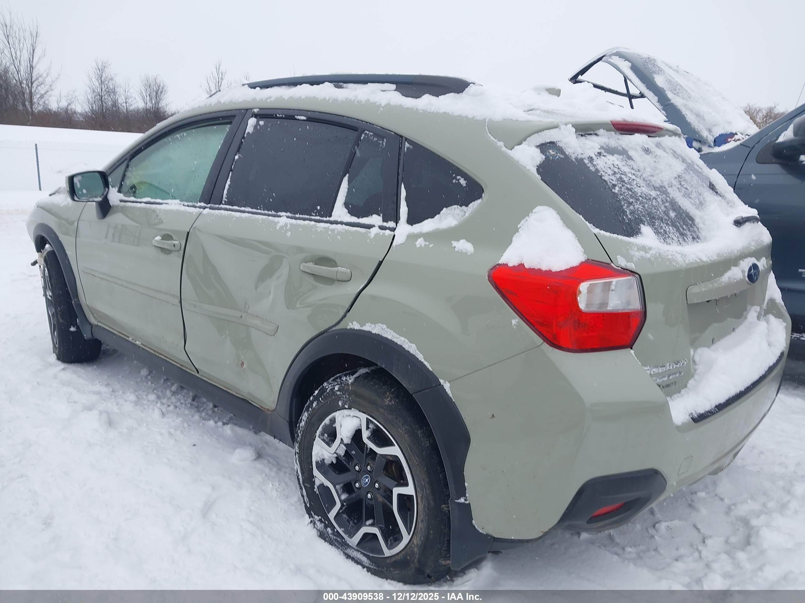 SUBARU CROSSTREK image 3