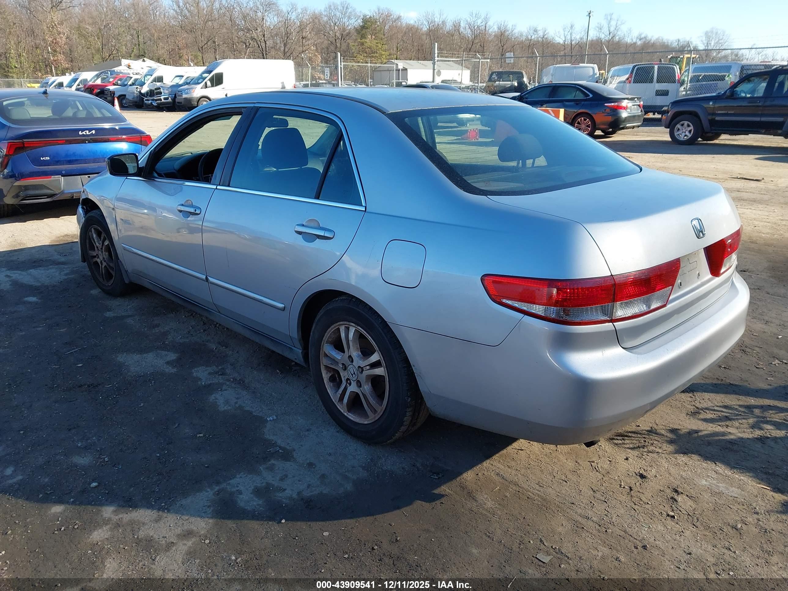 HONDA ACCORD image 3