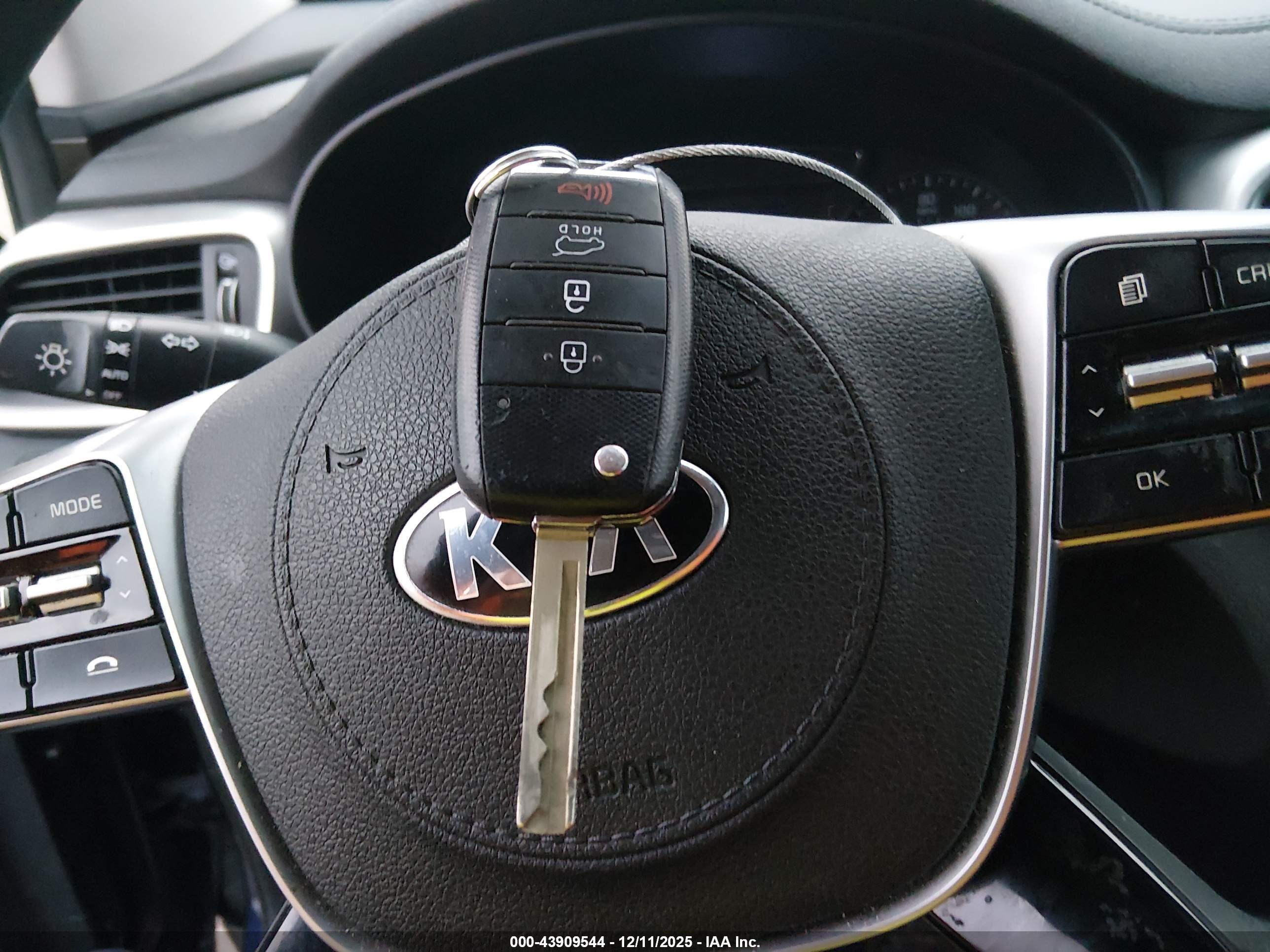 KIA SORENTO image 11