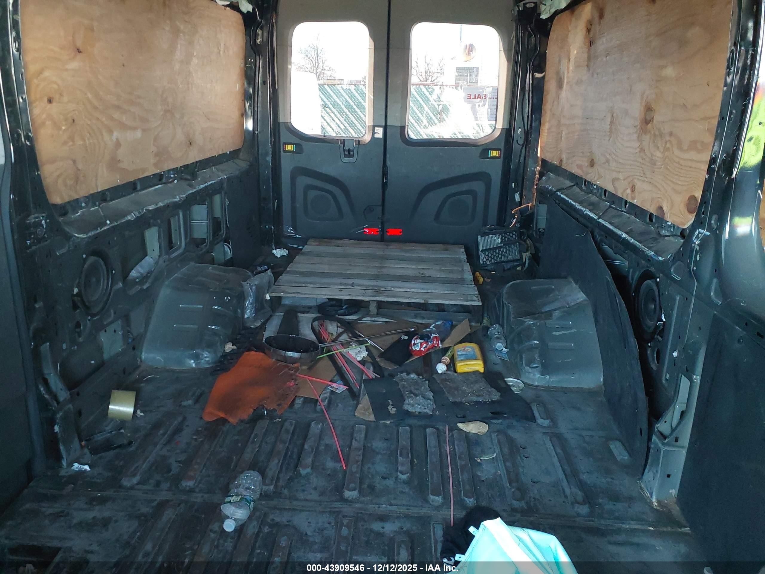 FORD TRANSIT-350 image 8