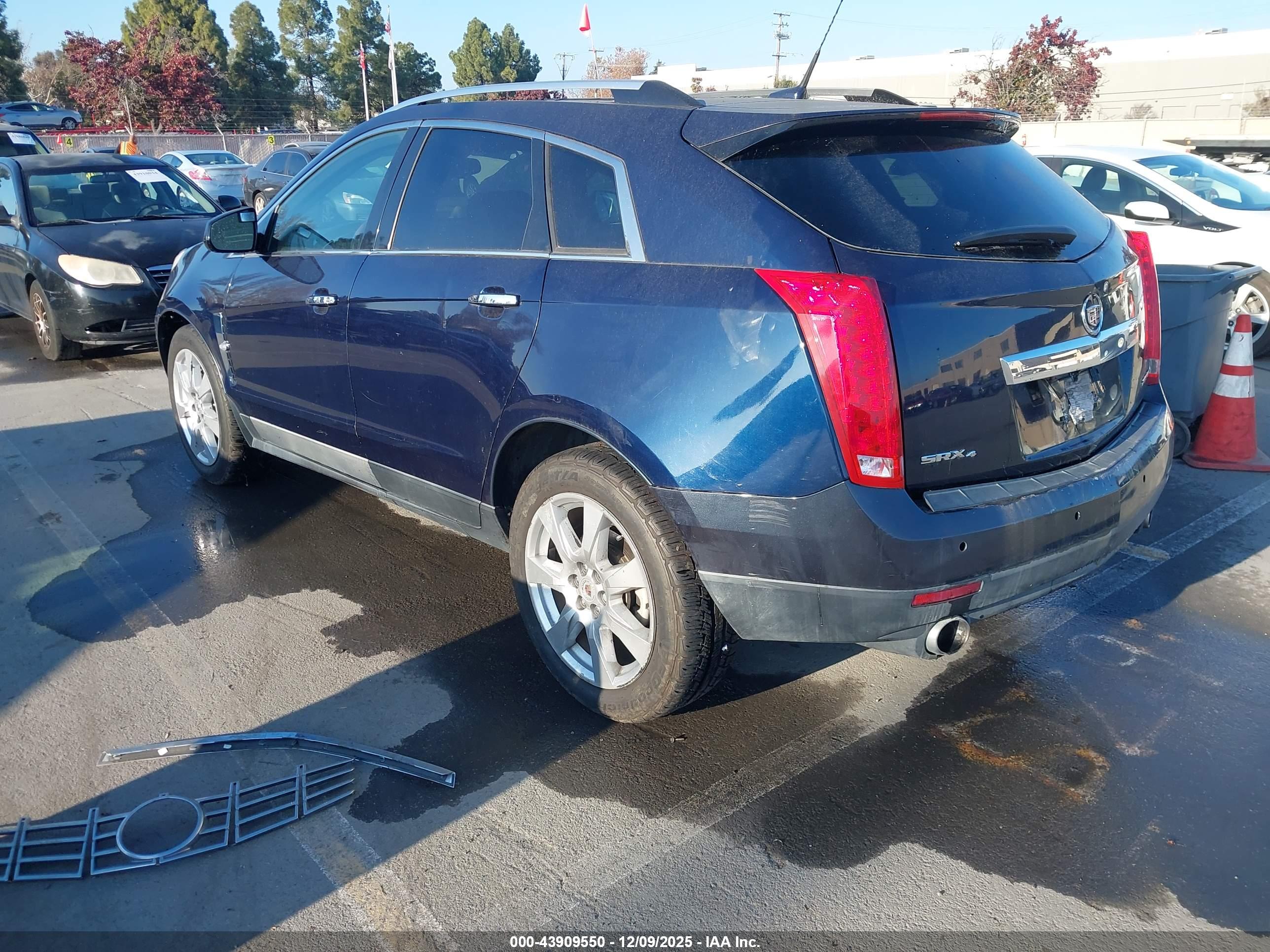 CADILLAC SRX image 3