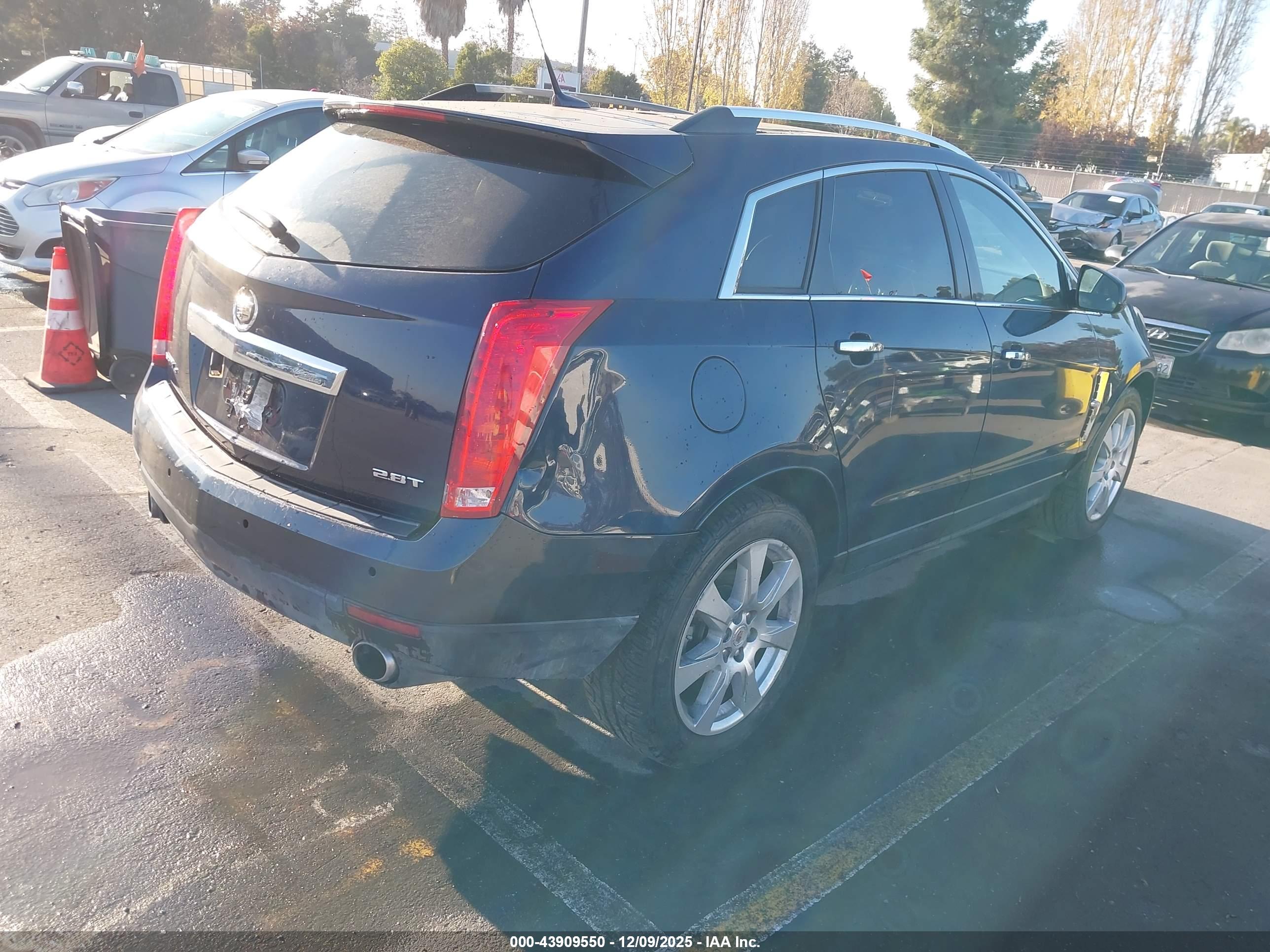 CADILLAC SRX image 4