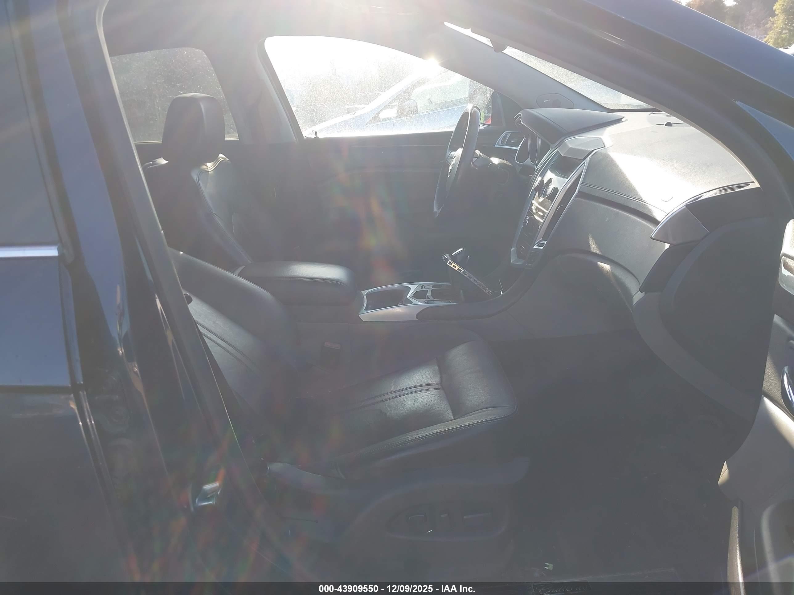 CADILLAC SRX image 5