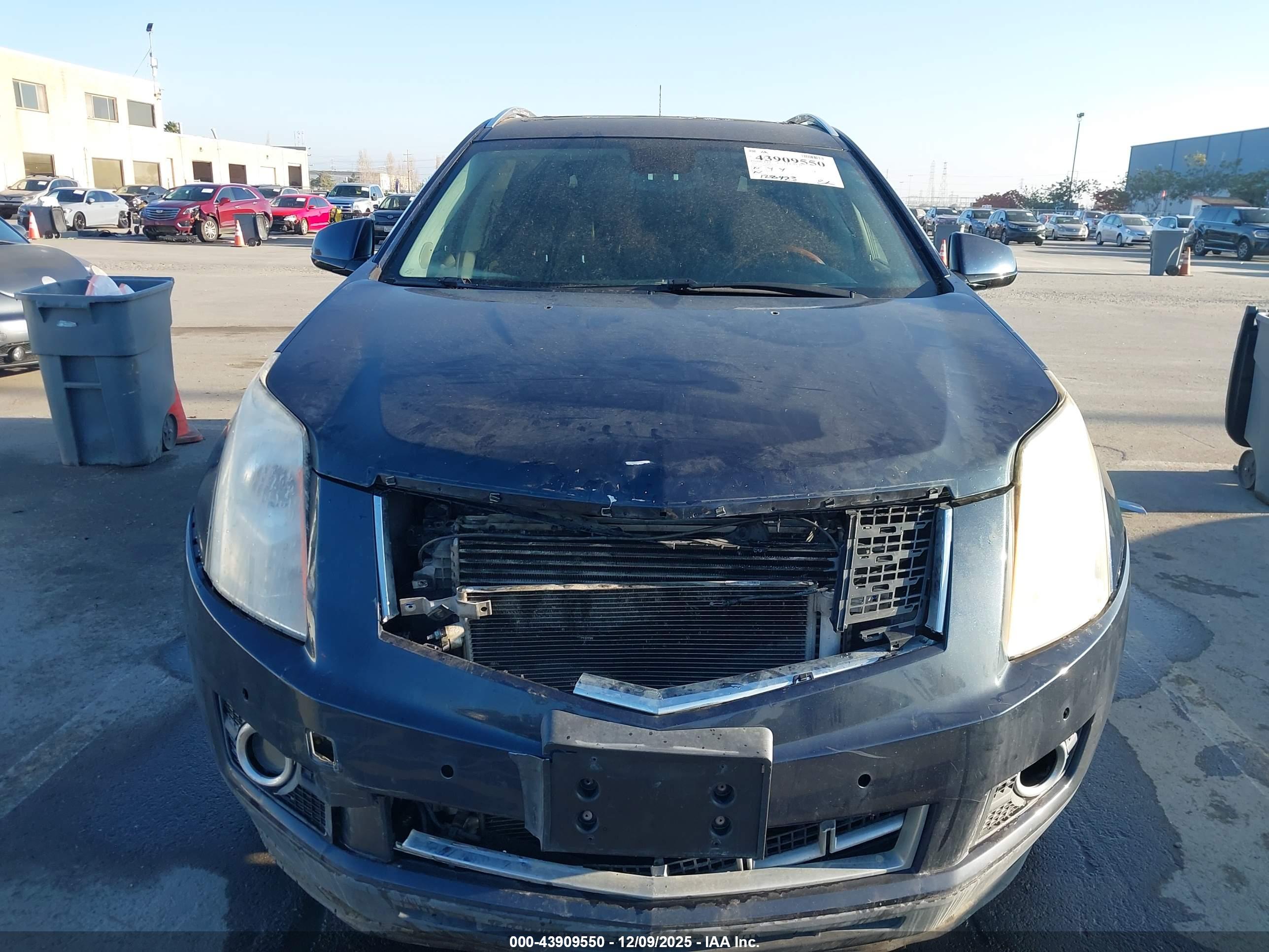 CADILLAC SRX image 6