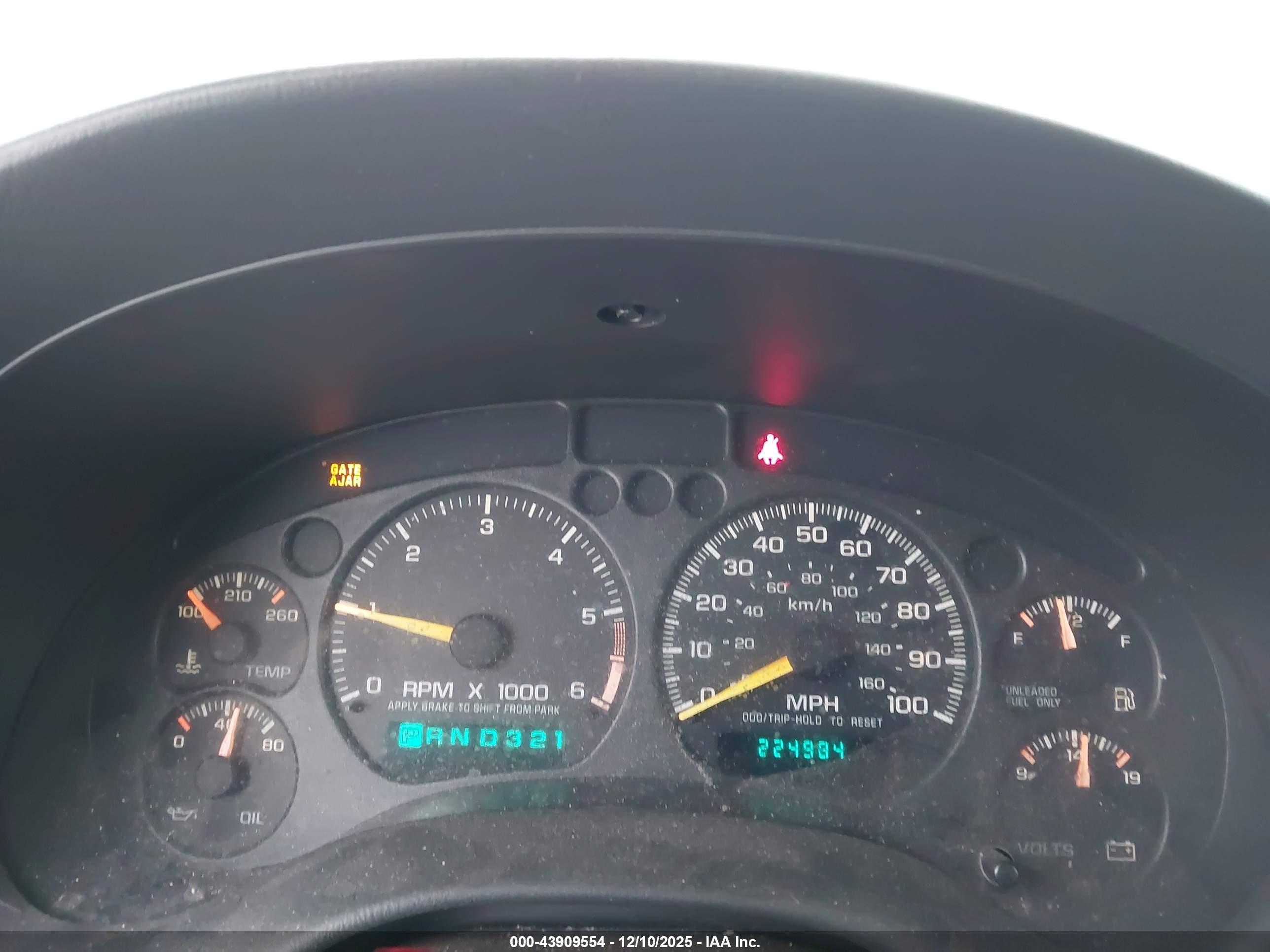 CHEVROLET BLAZER image 7