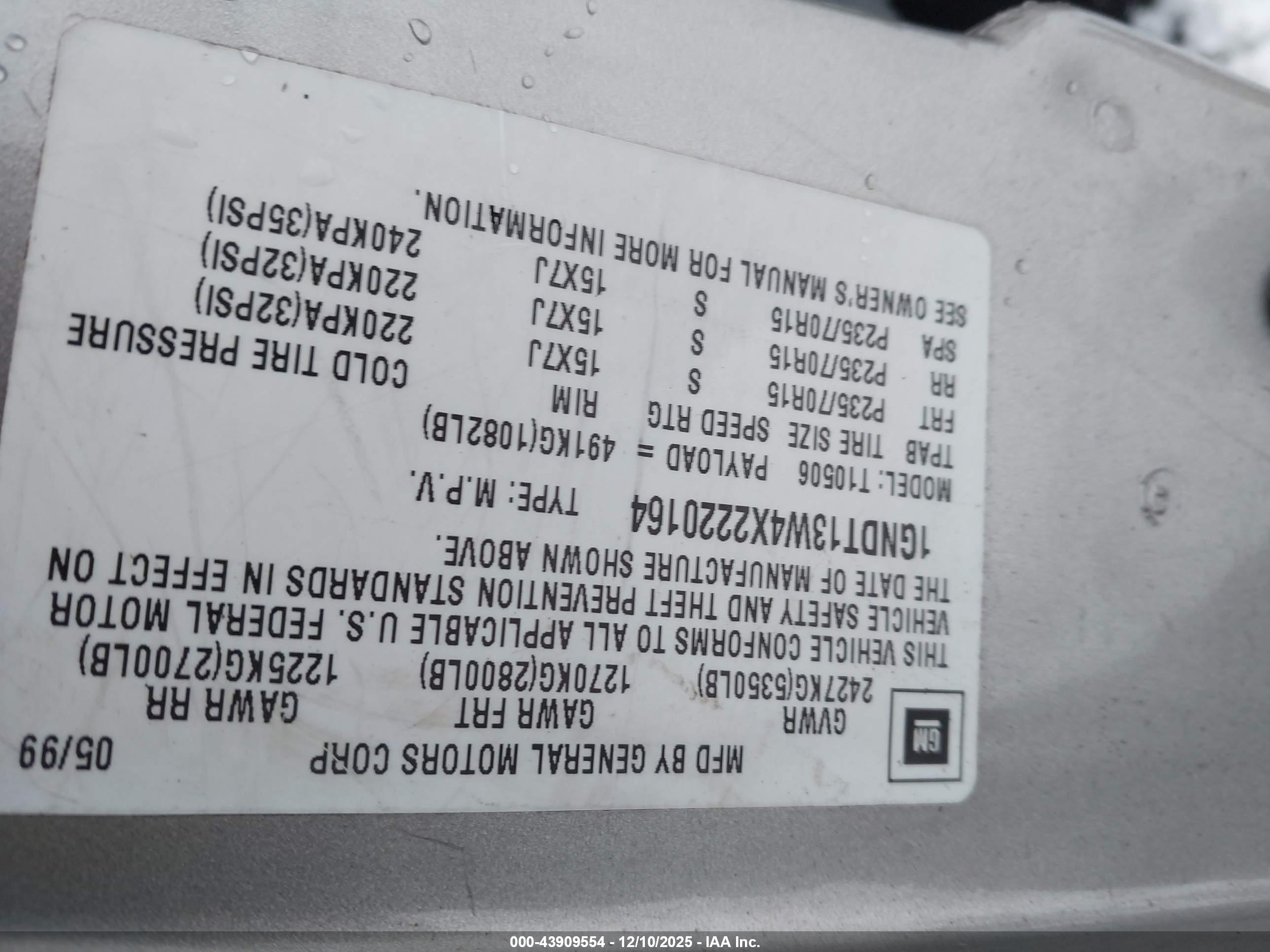 CHEVROLET BLAZER image 9