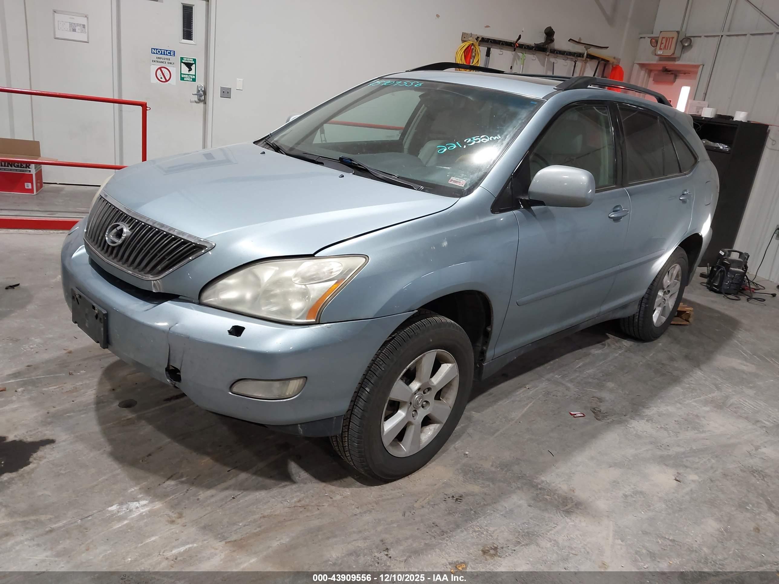 LEXUS RX image 2