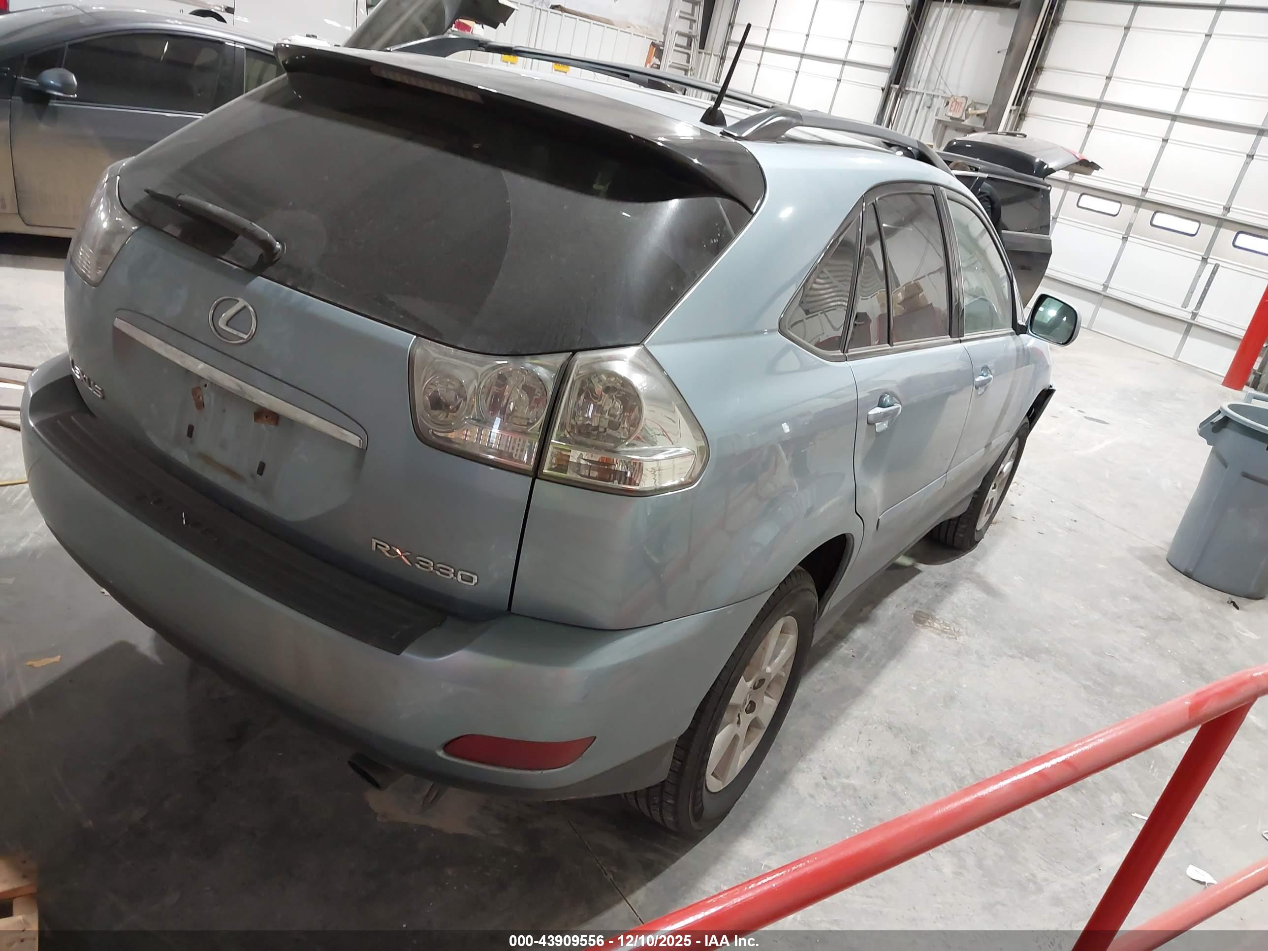 LEXUS RX image 4