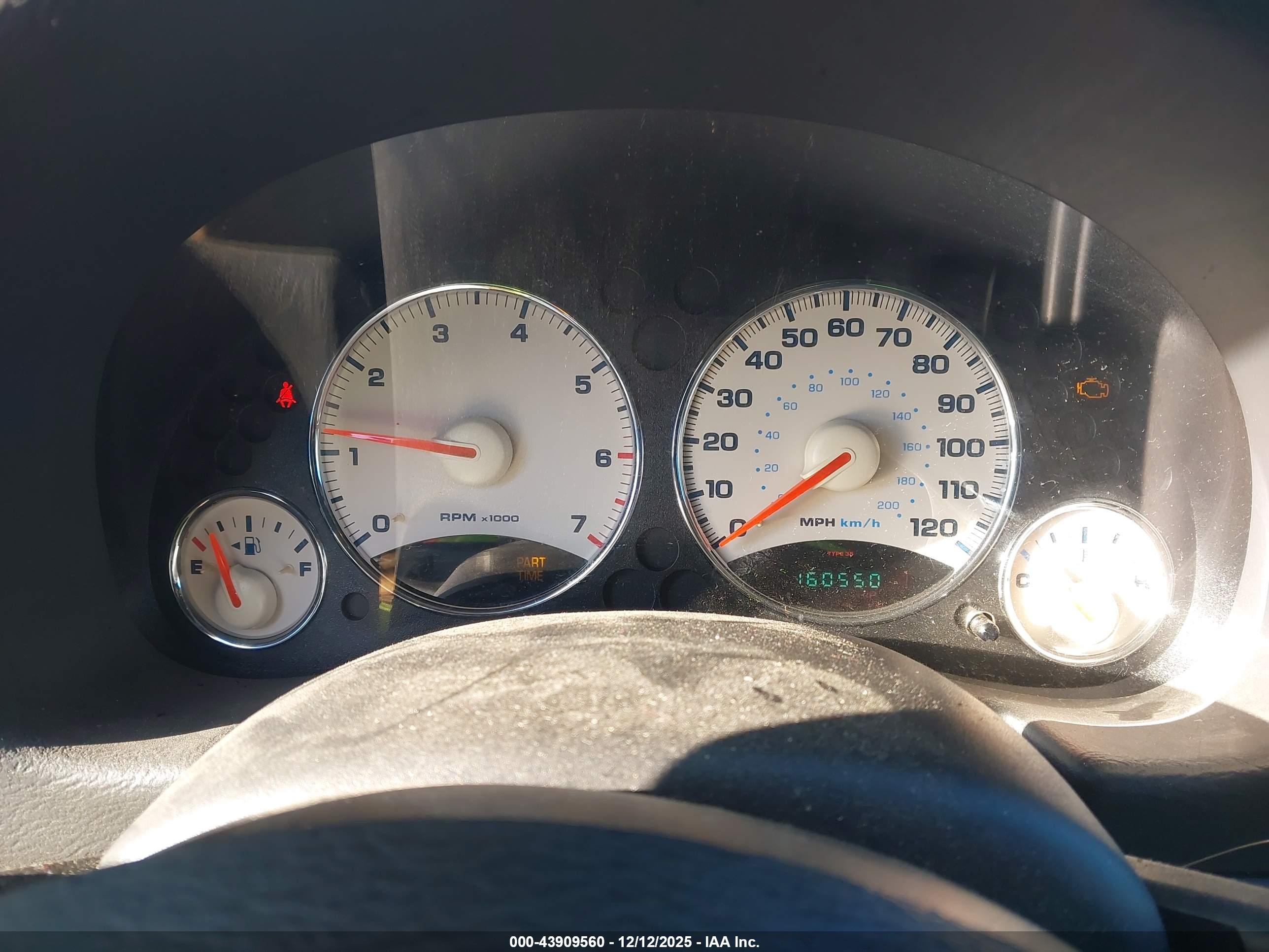 JEEP LIBERTY image 7