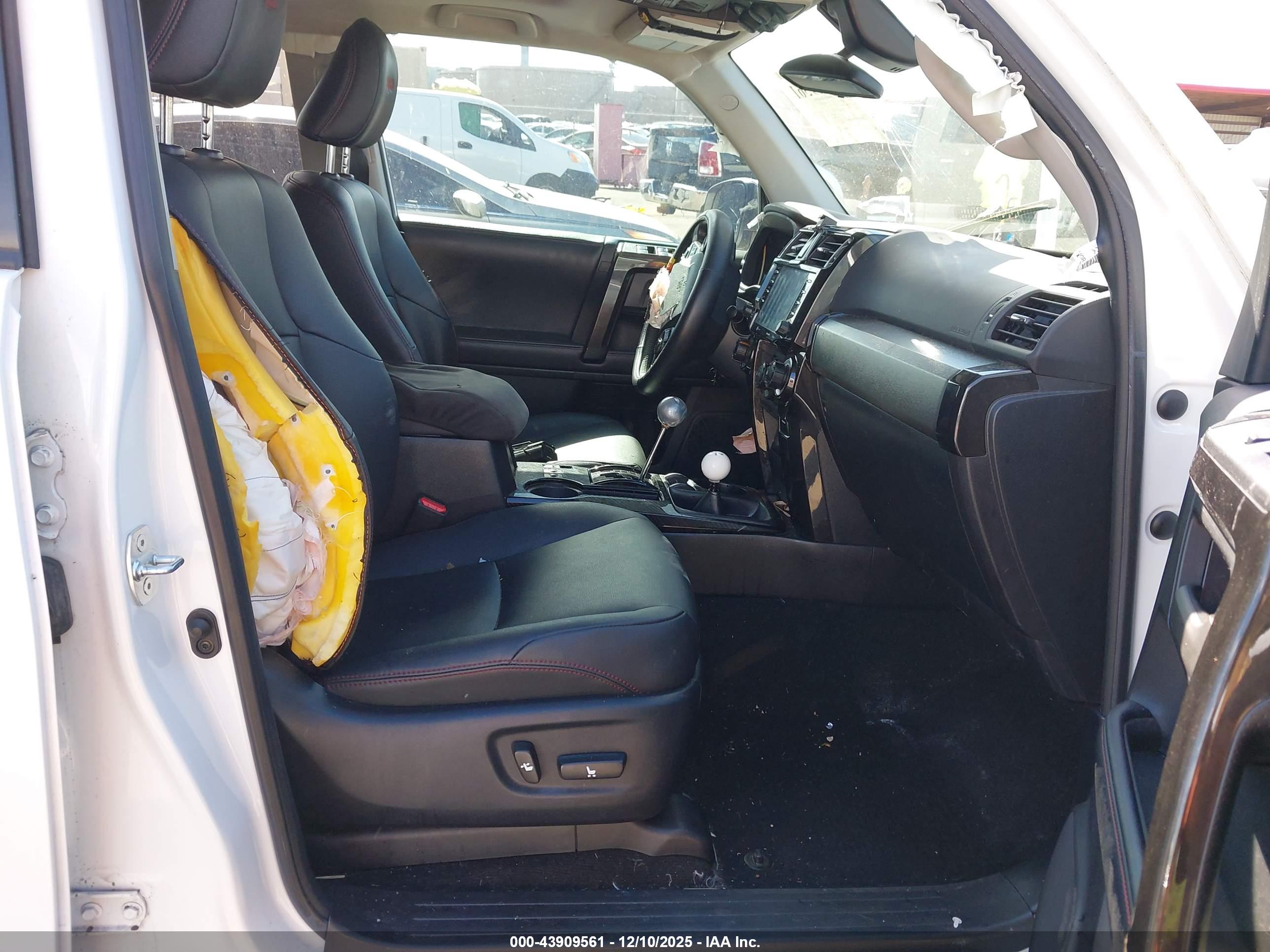 TOYOTA 4RUNNER image 5